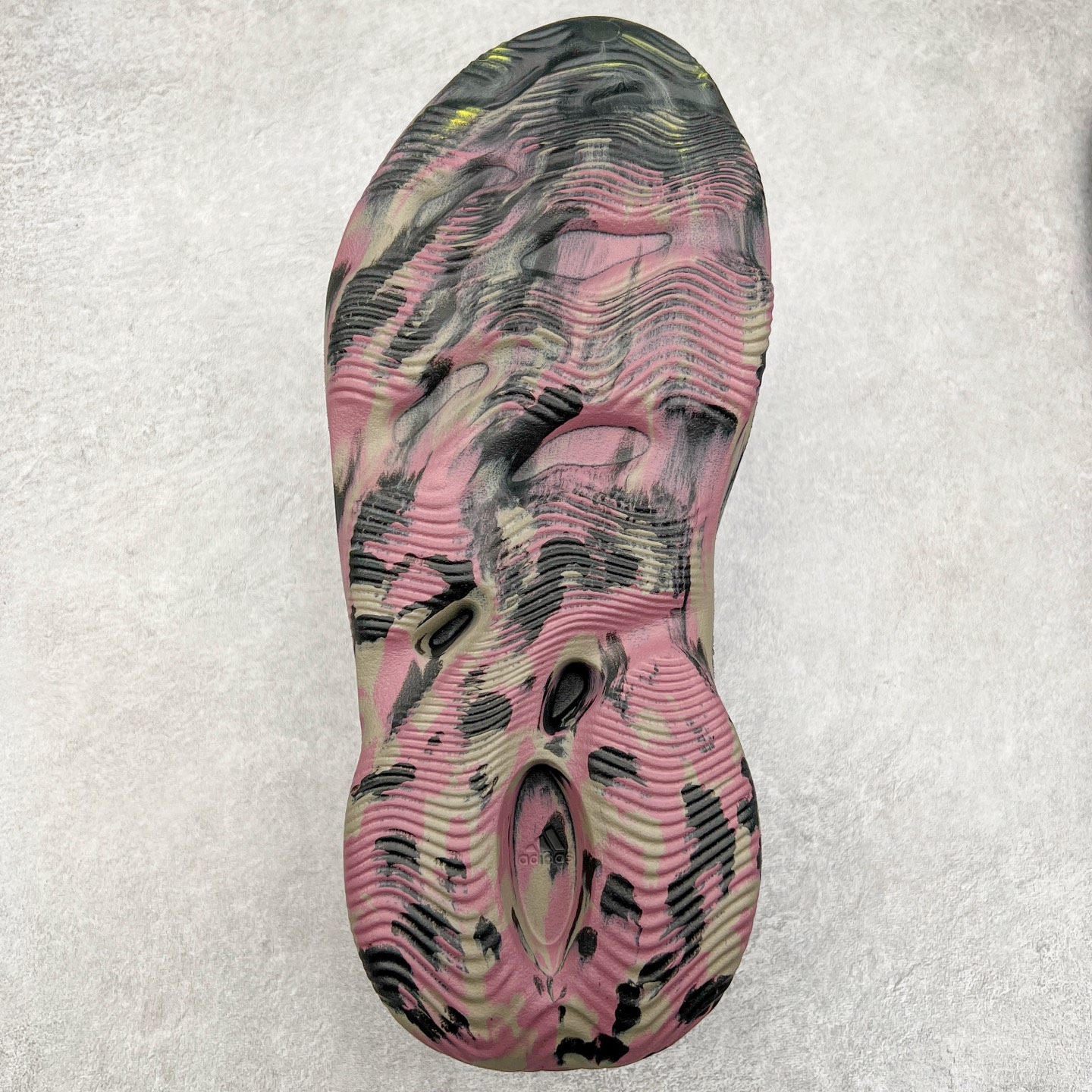 图片[9]-＃奥莱Zp订单福利 YEEZY 椰子拖鞋/洞洞鞋 史诗级福利 超值回馈捡漏 买到就是赚 真白菜价 好好把握 工厂清仓处理 zp专柜 直播间399 499一样的东西 帮你极致省钱 同源公司EVA粒子环保塑料 原厂指令配方 弹性卡色均保持原鞋一致 匠心打造 采用原厂进口MD全套模具打造 全套原楦头 鞋口弧度大小 鞋面色泽质感同步原鞋 LOGO内侧钢印清晰工整 原厂定制原标 同比ZP 符合人体设计 独家开发至50.5码 尺码：36 37 38 39 40.5 42 43 44.5 46 47 48.5 50.5-选品中心