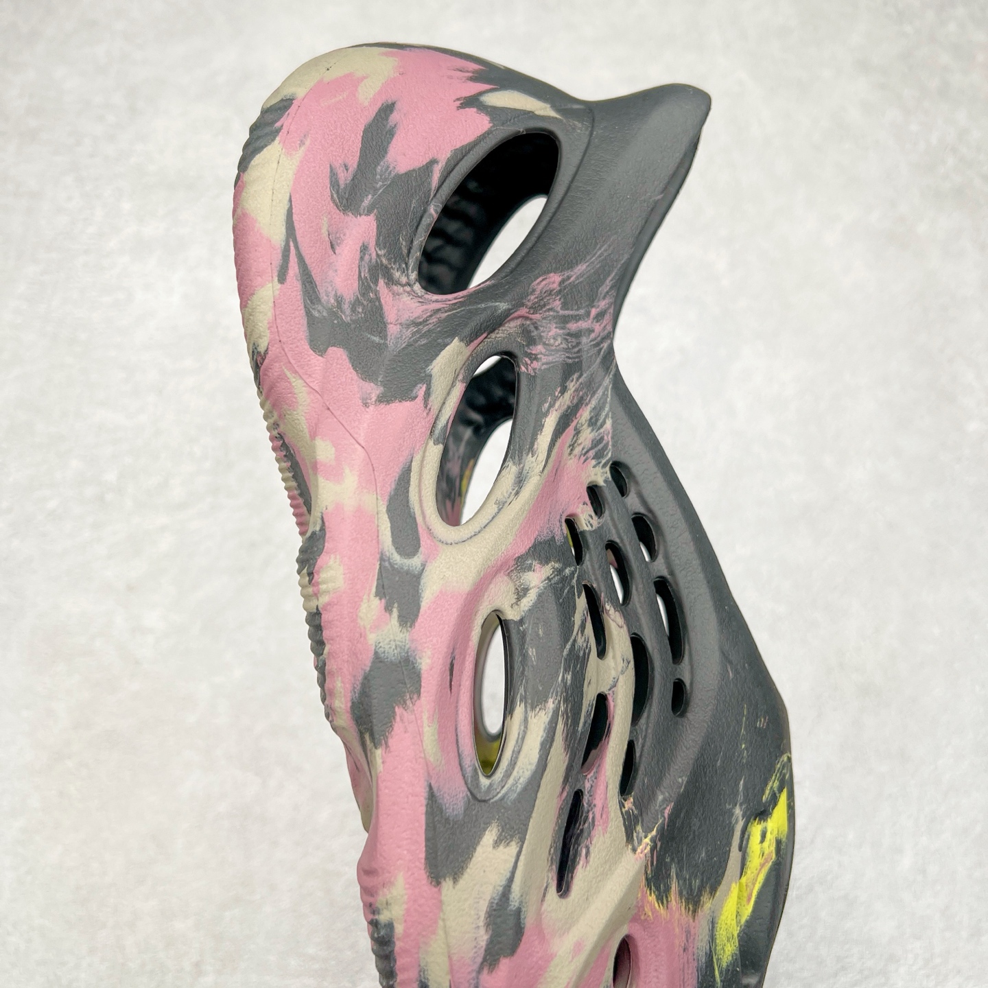 图片[6]-＃奥莱Zp订单福利 YEEZY 椰子拖鞋/洞洞鞋 史诗级福利 超值回馈捡漏 买到就是赚 真白菜价 好好把握 工厂清仓处理 zp专柜 直播间399 499一样的东西 帮你极致省钱 同源公司EVA粒子环保塑料 原厂指令配方 弹性卡色均保持原鞋一致 匠心打造 采用原厂进口MD全套模具打造 全套原楦头 鞋口弧度大小 鞋面色泽质感同步原鞋 LOGO内侧钢印清晰工整 原厂定制原标 同比ZP 符合人体设计 独家开发至50.5码 尺码：36 37 38 39 40.5 42 43 44.5 46 47 48.5 50.5-选品中心