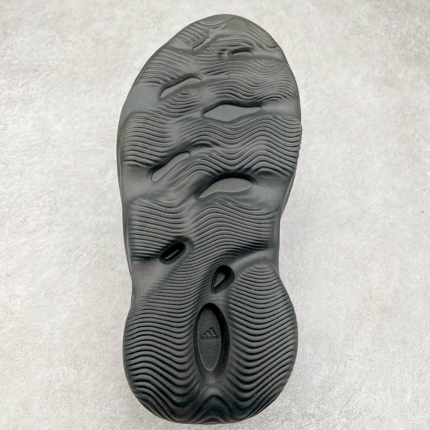 图片[9]-＃奥莱Zp订单福利 YEEZY 椰子拖鞋/洞洞鞋 史诗级福利 超值回馈捡漏 买到就是赚 真白菜价 好好把握 工厂清仓处理 zp专柜 直播间399 499一样的东西 帮你极致省钱 同源公司EVA粒子环保塑料 原厂指令配方 弹性卡色均保持原鞋一致 匠心打造 采用原厂进口MD全套模具打造 全套原楦头 鞋口弧度大小 鞋面色泽质感同步原鞋 LOGO内侧钢印清晰工整 原厂定制原标 同比ZP 符合人体设计 独家开发至50.5码 尺码：36 37 38 39 40.5 42 43 44.5 46 47 48.5 50.5-选品中心