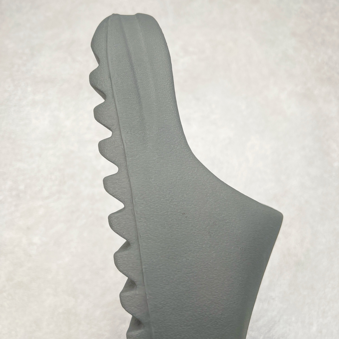 图片[6]-＃奥莱Zp订单福利 YEEZY 椰子拖鞋/洞洞鞋 史诗级福利 超值回馈捡漏 买到就是赚 真白菜价 好好把握 工厂清仓处理 zp专柜 直播间399 499一样的东西 帮你极致省钱 同源公司EVA粒子环保塑料 原厂指令配方 弹性卡色均保持原鞋一致 匠心打造 采用原厂进口MD全套模具打造 全套原楦头 鞋口弧度大小 鞋面色泽质感同步原鞋 LOGO内侧钢印清晰工整 原厂定制原标 同比ZP 符合人体设计 独家开发至50.5码 尺码：36 37 38 39 40.5 42 43 44.5 46 47 48.5 50.5-选品中心