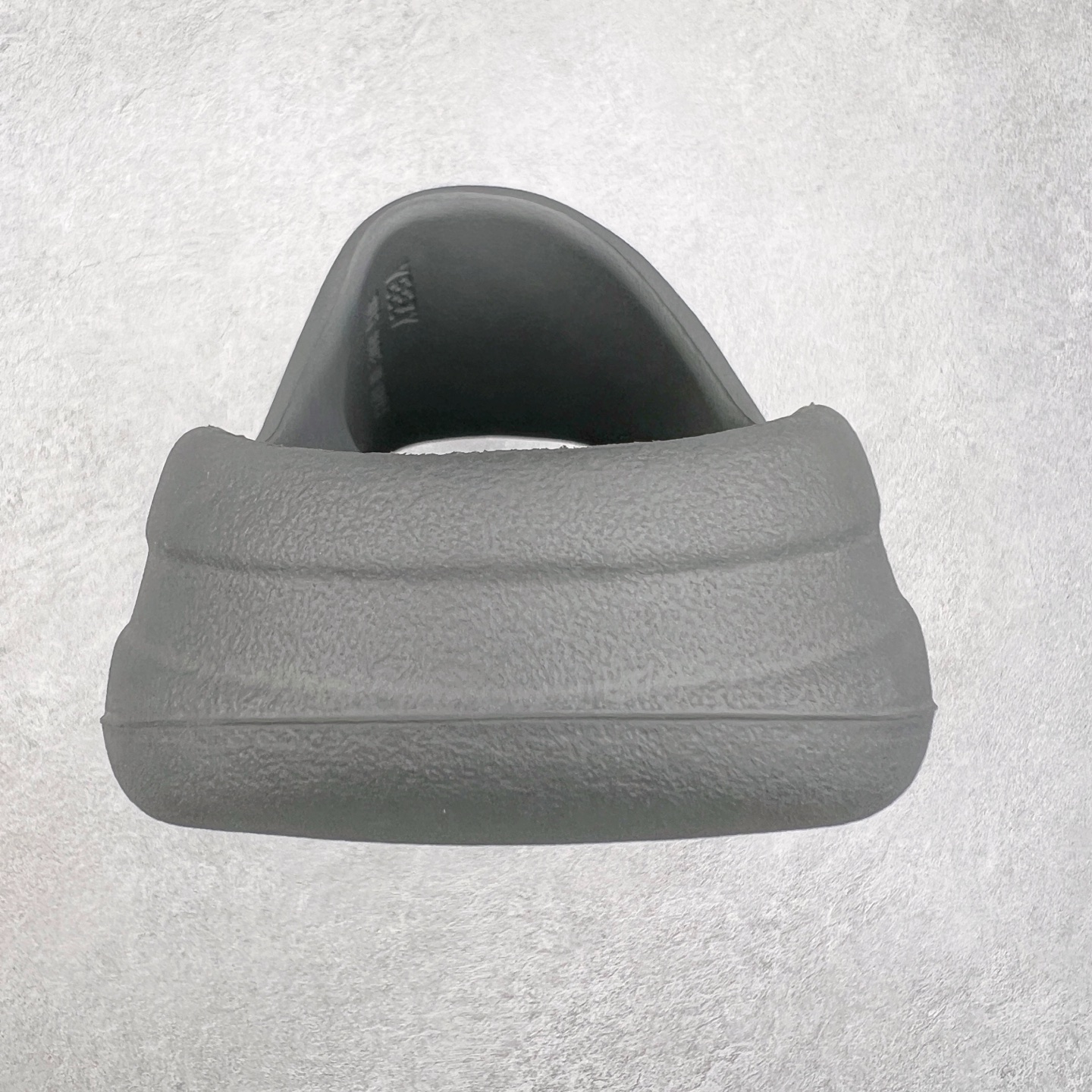 图片[8]-＃奥莱Zp订单福利 YEEZY 椰子拖鞋/洞洞鞋 史诗级福利 超值回馈捡漏 买到就是赚 真白菜价 好好把握 工厂清仓处理 zp专柜 直播间399 499一样的东西 帮你极致省钱 同源公司EVA粒子环保塑料 原厂指令配方 弹性卡色均保持原鞋一致 匠心打造 采用原厂进口MD全套模具打造 全套原楦头 鞋口弧度大小 鞋面色泽质感同步原鞋 LOGO内侧钢印清晰工整 原厂定制原标 同比ZP 符合人体设计 独家开发至50.5码 尺码：36 37 38 39 40.5 42 43 44.5 46 47 48.5 50.5-选品中心