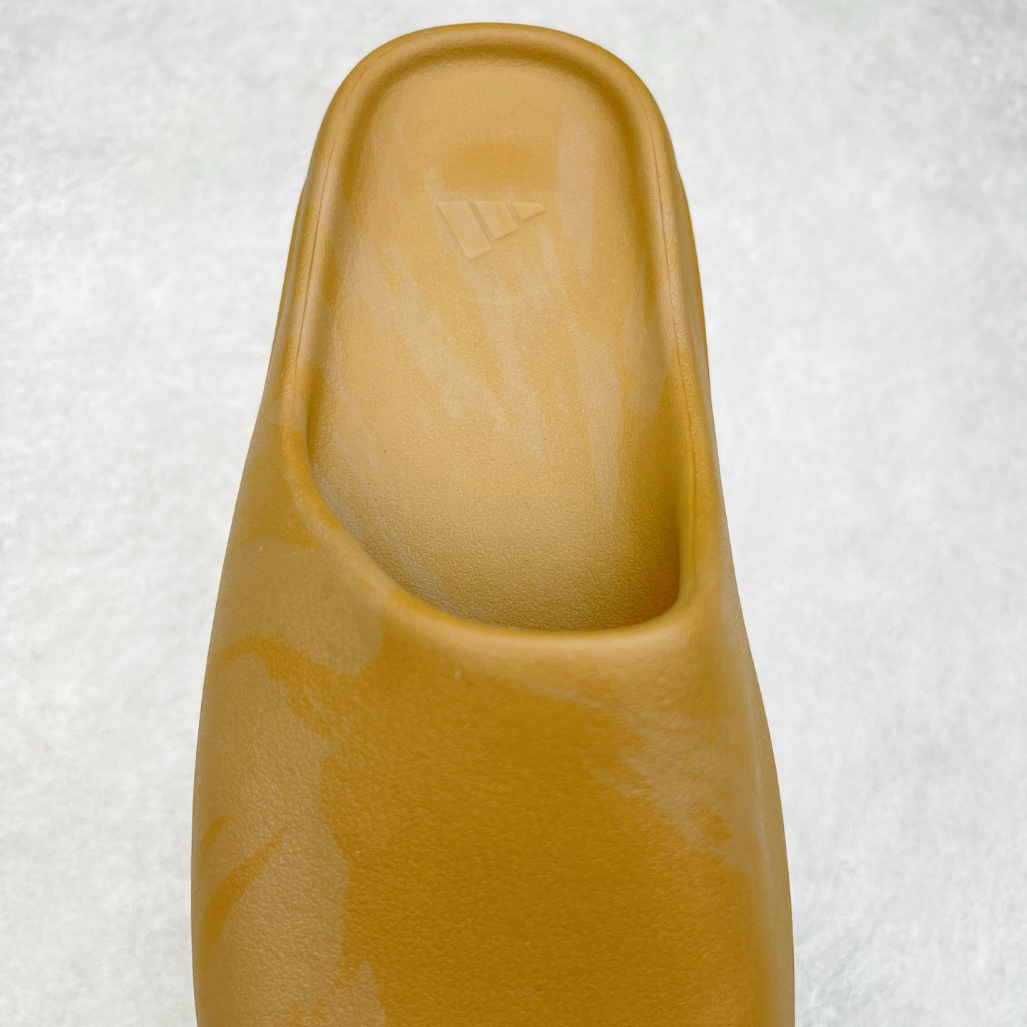 图片[5]-＃奥莱Zp订单福利 YEEZY 椰子拖鞋/洞洞鞋 史诗级福利 超值回馈捡漏 买到就是赚 真白菜价 好好把握 工厂清仓处理 zp专柜 直播间399 499一样的东西 帮你极致省钱 同源公司EVA粒子环保塑料 原厂指令配方 弹性卡色均保持原鞋一致 匠心打造 采用原厂进口MD全套模具打造 全套原楦头 鞋口弧度大小 鞋面色泽质感同步原鞋 LOGO内侧钢印清晰工整 原厂定制原标 同比ZP 符合人体设计 独家开发至50.5码 尺码：36 37 38 39 40.5 42 43 44.5 46 47 48.5 50.5-选品中心