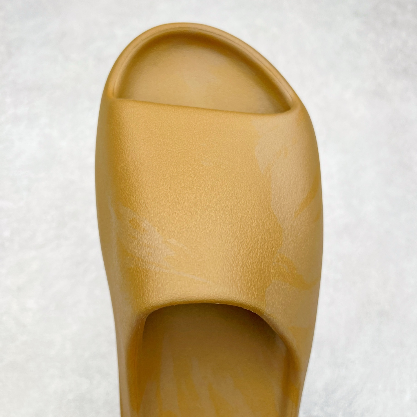 图片[4]-＃奥莱Zp订单福利 YEEZY 椰子拖鞋/洞洞鞋 史诗级福利 超值回馈捡漏 买到就是赚 真白菜价 好好把握 工厂清仓处理 zp专柜 直播间399 499一样的东西 帮你极致省钱 同源公司EVA粒子环保塑料 原厂指令配方 弹性卡色均保持原鞋一致 匠心打造 采用原厂进口MD全套模具打造 全套原楦头 鞋口弧度大小 鞋面色泽质感同步原鞋 LOGO内侧钢印清晰工整 原厂定制原标 同比ZP 符合人体设计 独家开发至50.5码 尺码：36 37 38 39 40.5 42 43 44.5 46 47 48.5 50.5-选品中心