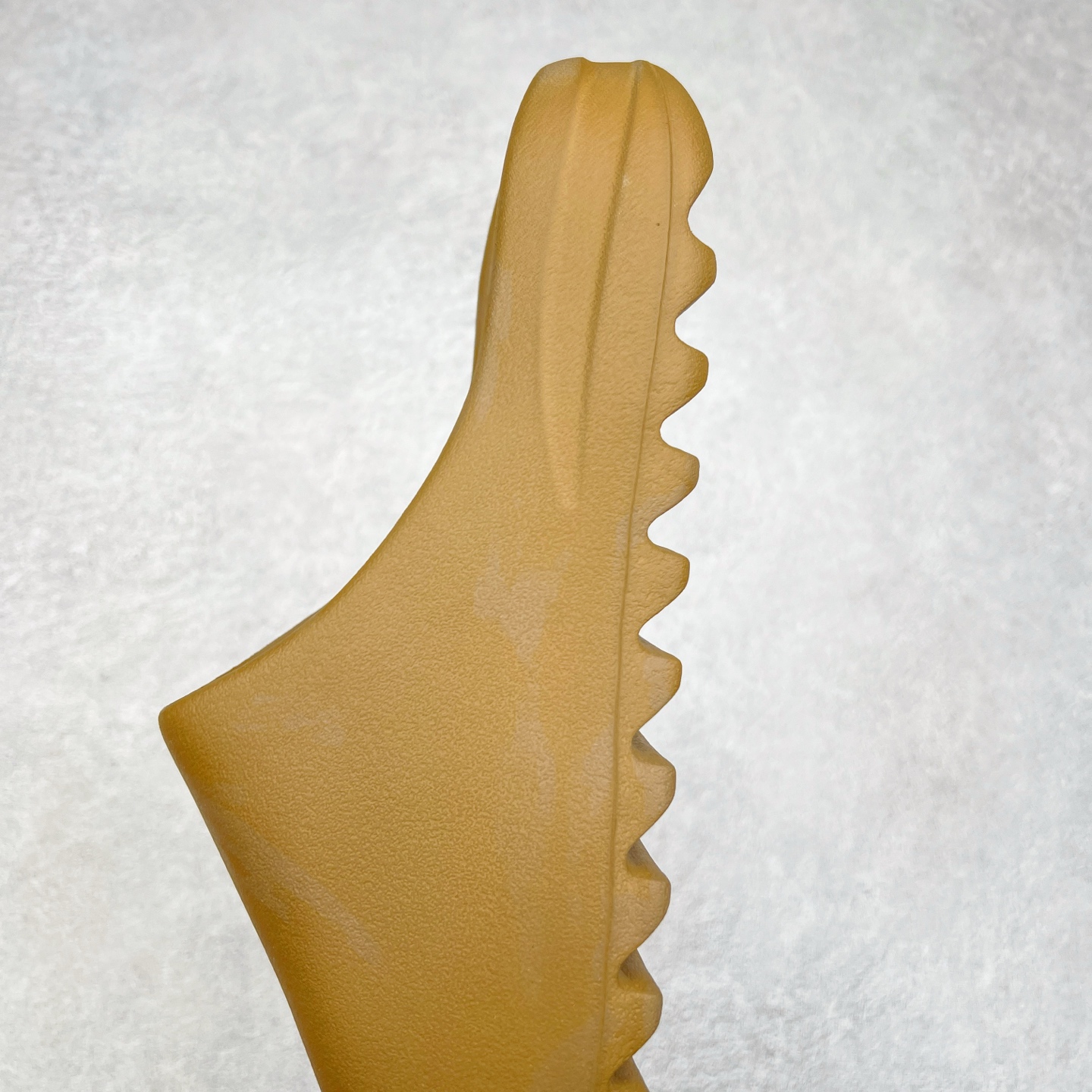 图片[7]-＃奥莱Zp订单福利 YEEZY 椰子拖鞋/洞洞鞋 史诗级福利 超值回馈捡漏 买到就是赚 真白菜价 好好把握 工厂清仓处理 zp专柜 直播间399 499一样的东西 帮你极致省钱 同源公司EVA粒子环保塑料 原厂指令配方 弹性卡色均保持原鞋一致 匠心打造 采用原厂进口MD全套模具打造 全套原楦头 鞋口弧度大小 鞋面色泽质感同步原鞋 LOGO内侧钢印清晰工整 原厂定制原标 同比ZP 符合人体设计 独家开发至50.5码 尺码：36 37 38 39 40.5 42 43 44.5 46 47 48.5 50.5-选品中心