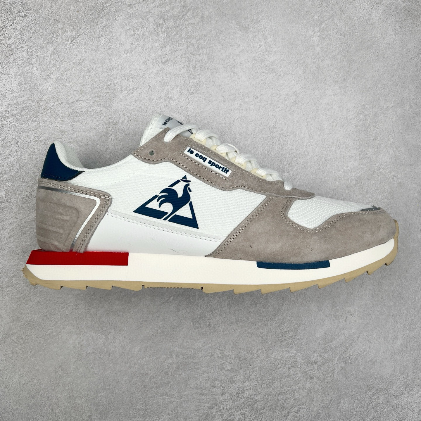 图片[4]-Le Coq Sportif🔺法国公鸡蒙贝利尔经典运动休闲鞋 选用牛皮革面料 搭配反绒皮装饰 高弹性的泡棉中底带来完美的穿着体验 尺码：36 37 38 39 40 41 42 43 44 45-选品中心