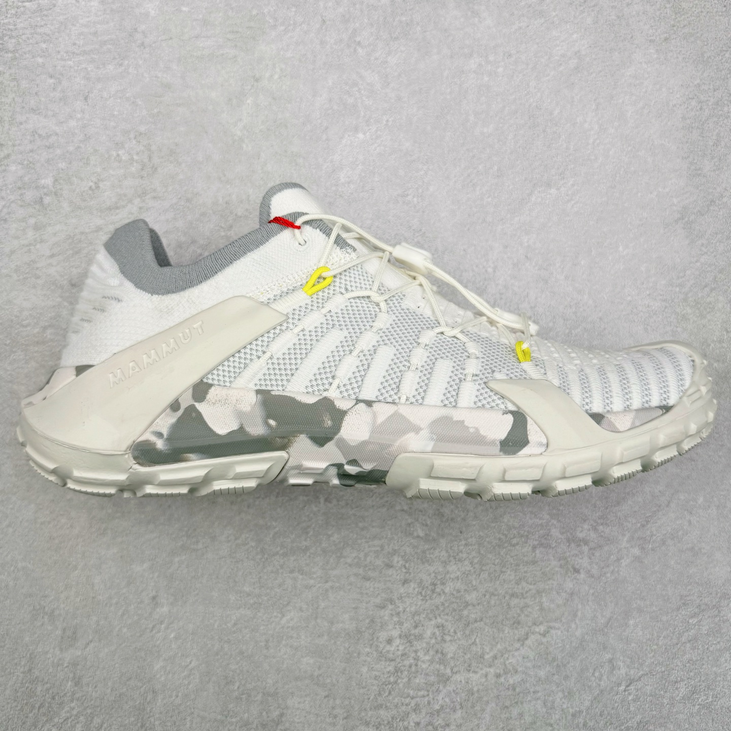 MAMMUT猛犸象 Hueco Knit 2 登山靴多功能鞋履 独立私模 顶级复刻百分百还原# 应用BASE FIT 2.0专利技术 拥有优越的抓地力、护趾力和运动缓冲功能 可折叠鞋跟 透气针织鞋面 适合春夏与初秋季节的设计 即刻\\\”履\\\”行出发 尺码:36 36.5 37.5 38 38.5 39 40 40.5 41 42 42.5 43 44 44.5 45 46-选品中心