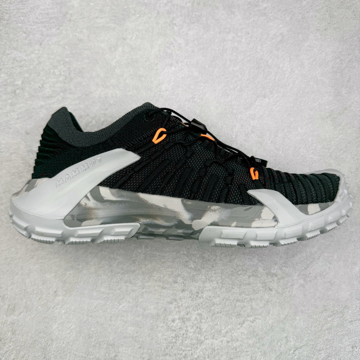 MAMMUT猛犸象 Hueco Knit 2 登山靴多功能鞋履 独立私模 顶级复刻百分百还原# 应用BASE FIT 2.0专利技术 拥有优越的抓地力、护趾力和运动缓冲功能 可折叠鞋跟 透气针织鞋面 适合春夏与初秋季节的设计 即刻\\\”履\\\”行出发 尺码：36 36.5 37.5 38 38.5 39 40 40.5 41 42 42.5 43 44 44.5 45 46-选品中心