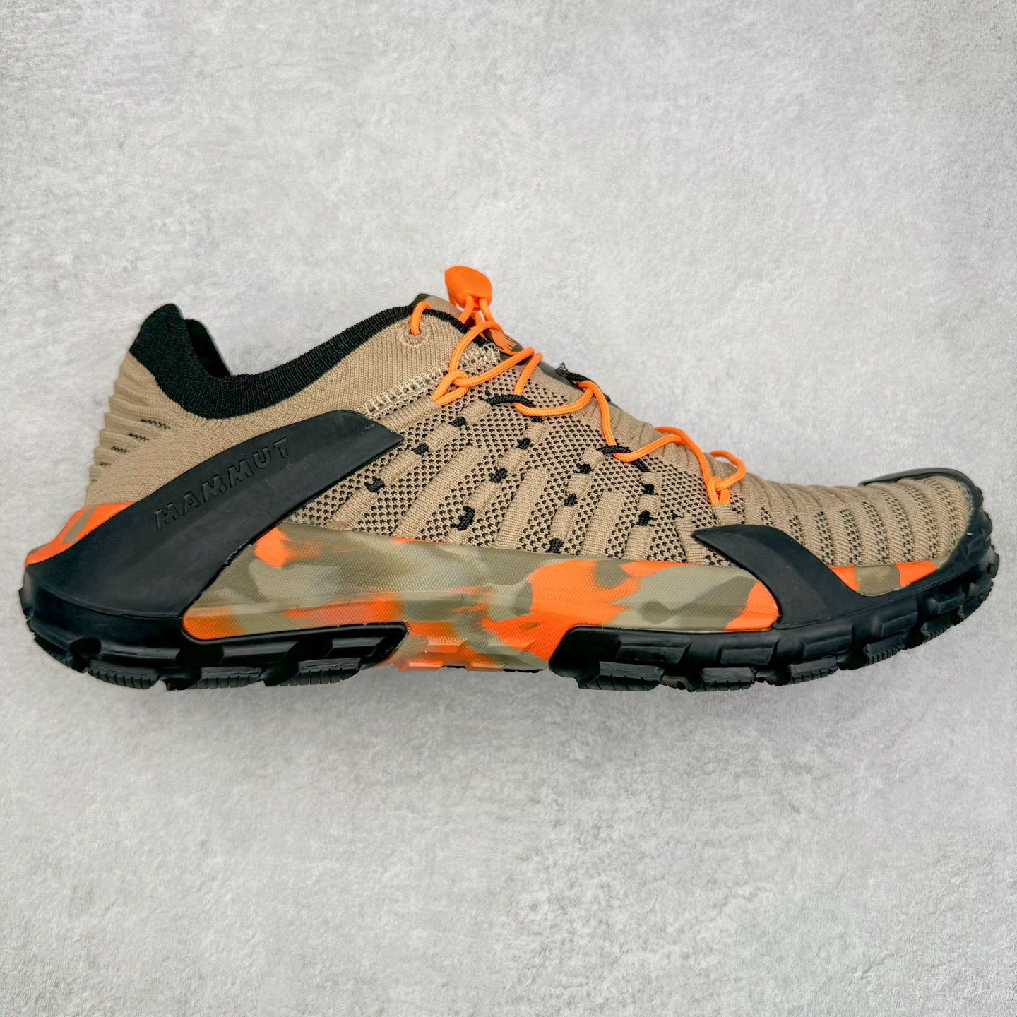 MAMMUT猛犸象 Hueco Knit 2 登山靴多功能鞋履 独立私模 顶级复刻百分百还原# 应用BASE FIT 2.0专利技术 拥有优越的抓地力、护趾力和运动缓冲功能 可折叠鞋跟 透气针织鞋面 适合春夏与初秋季节的设计 即刻\\\”履\\\”行出发 尺码:36 36.5 37.5 38 38.5 39 40 40.5 41 42 42.5 43 44 44.5 45 46-选品中心