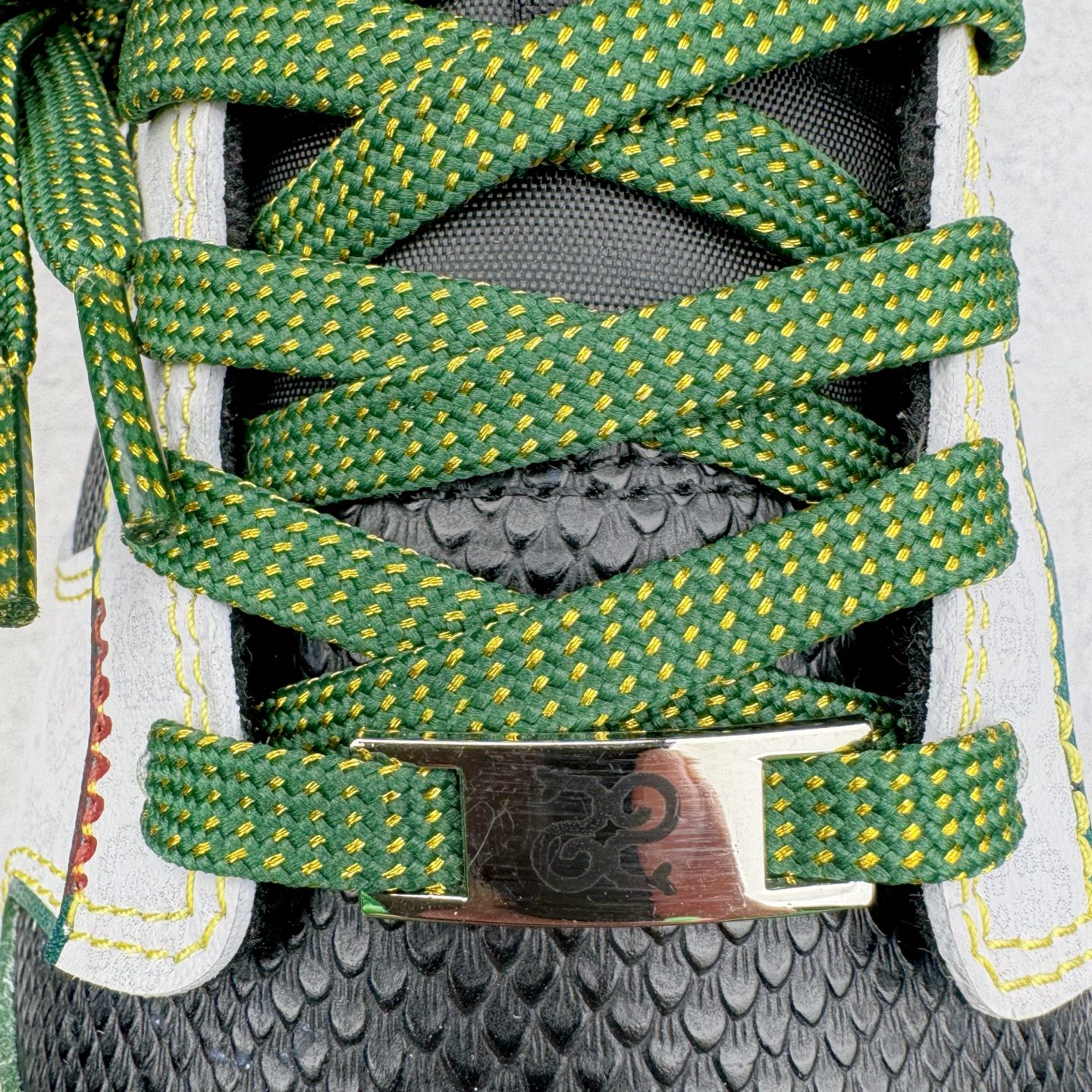 图片[13]-＃YC纯原 NK Dunk Low 蛇年限定 巳蛇 GB1220-006 定制系列天花板 无原鞋不开发 全系列得物原鞋一比一校对开发 配色持续更新中 终端对接 优势输出 全套原厂楦头原纸板数据档案倾力打造 原汁原味莞产 极致还原 圈内最强针车工艺 高端零售指定版 广东原厂配套原盒原标 鞋盒分三个尺码段 原厂冲刀 超高清洁度 全鞋零毛边皮料切割 采用原厂百宏鞋带以及原厂百宏织唛舌标 内标可供原厂几率过验 进口原装条纹中底布 四线拉帮白色点胶 原厂拉帮手法遵循公司 原厂电绣 极致还原 尺码：36 36.5 37.5 38 38.5 39 40 40.5 41 42 42.5 43 44 44.5 45 46-选品中心