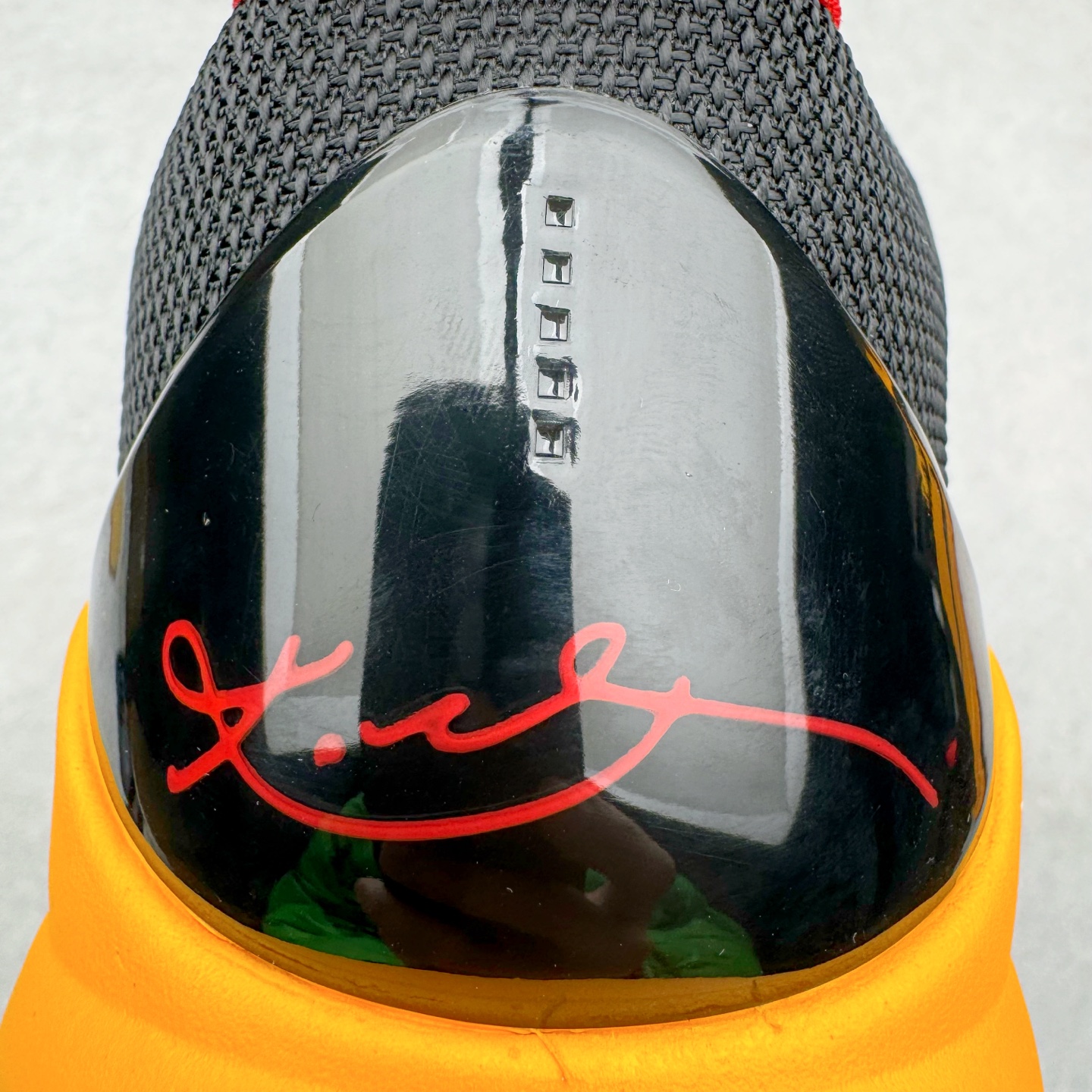 图片[15]-＃Star NK Zoom Kobe \\\”Bruce Lee\\\” 科比5代 李小龙黑黄 CD4991-700 圈内顶级批次 完美复刻公司货 前掌超大Zoom Turbo气垫 后掌EVA缓震 真正的原汁原味 还原ZP脚感 全身鞋材卡料色独家定制 唯一正确喷漆工艺Swoosh 正确凹凸蛇鳞工艺 正确鞋面渐变效果 内全置真动飞态线 独立原厂模具 最大尺码达到49.5码 首批不拼图大几率过验 亲测已过 支持各种高强度实战 无需担心 上脚价 补货周期极长 脚宽建议买大半码 科比系列前掌偏窄 不影响二次销售 支持七天无理由退换 尺码：40 40.5 41 42 42.5 43 44 44.5 45 45.5 46 47.5 48.5-选品中心