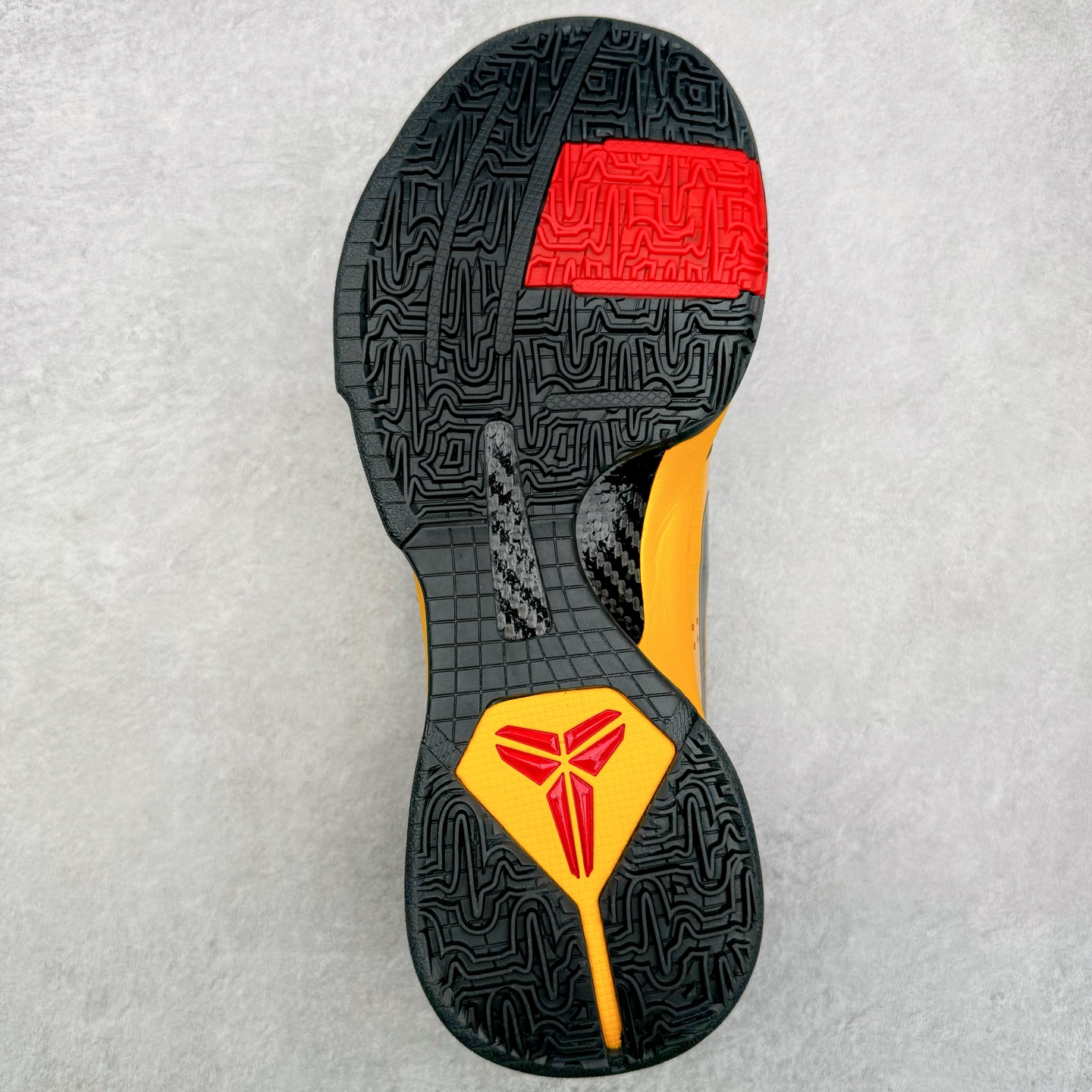 图片[9]-＃Star NK Zoom Kobe \\\”Bruce Lee\\\” 科比5代 李小龙黑黄 CD4991-700 圈内顶级批次 完美复刻公司货 前掌超大Zoom Turbo气垫 后掌EVA缓震 真正的原汁原味 还原ZP脚感 全身鞋材卡料色独家定制 唯一正确喷漆工艺Swoosh 正确凹凸蛇鳞工艺 正确鞋面渐变效果 内全置真动飞态线 独立原厂模具 最大尺码达到49.5码 首批不拼图大几率过验 亲测已过 支持各种高强度实战 无需担心 上脚价 补货周期极长 脚宽建议买大半码 科比系列前掌偏窄 不影响二次销售 支持七天无理由退换 尺码：40 40.5 41 42 42.5 43 44 44.5 45 45.5 46 47.5 48.5-选品中心