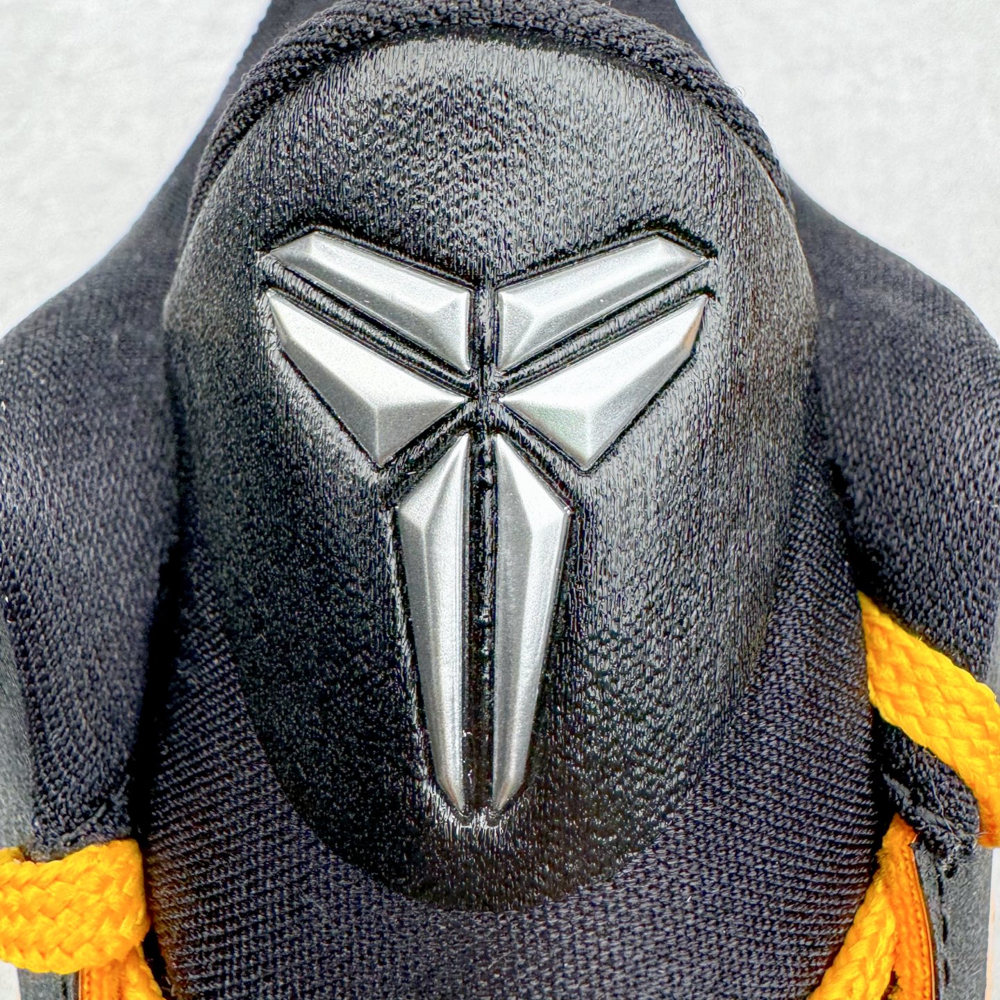 图片[13]-＃Star NK Zoom Kobe \\\”Bruce Lee\\\” 科比5代 李小龙黑黄 CD4991-700 圈内顶级批次 完美复刻公司货 前掌超大Zoom Turbo气垫 后掌EVA缓震 真正的原汁原味 还原ZP脚感 全身鞋材卡料色独家定制 唯一正确喷漆工艺Swoosh 正确凹凸蛇鳞工艺 正确鞋面渐变效果 内全置真动飞态线 独立原厂模具 最大尺码达到49.5码 首批不拼图大几率过验 亲测已过 支持各种高强度实战 无需担心 上脚价 补货周期极长 脚宽建议买大半码 科比系列前掌偏窄 不影响二次销售 支持七天无理由退换 尺码：40 40.5 41 42 42.5 43 44 44.5 45 45.5 46 47.5 48.5-选品中心