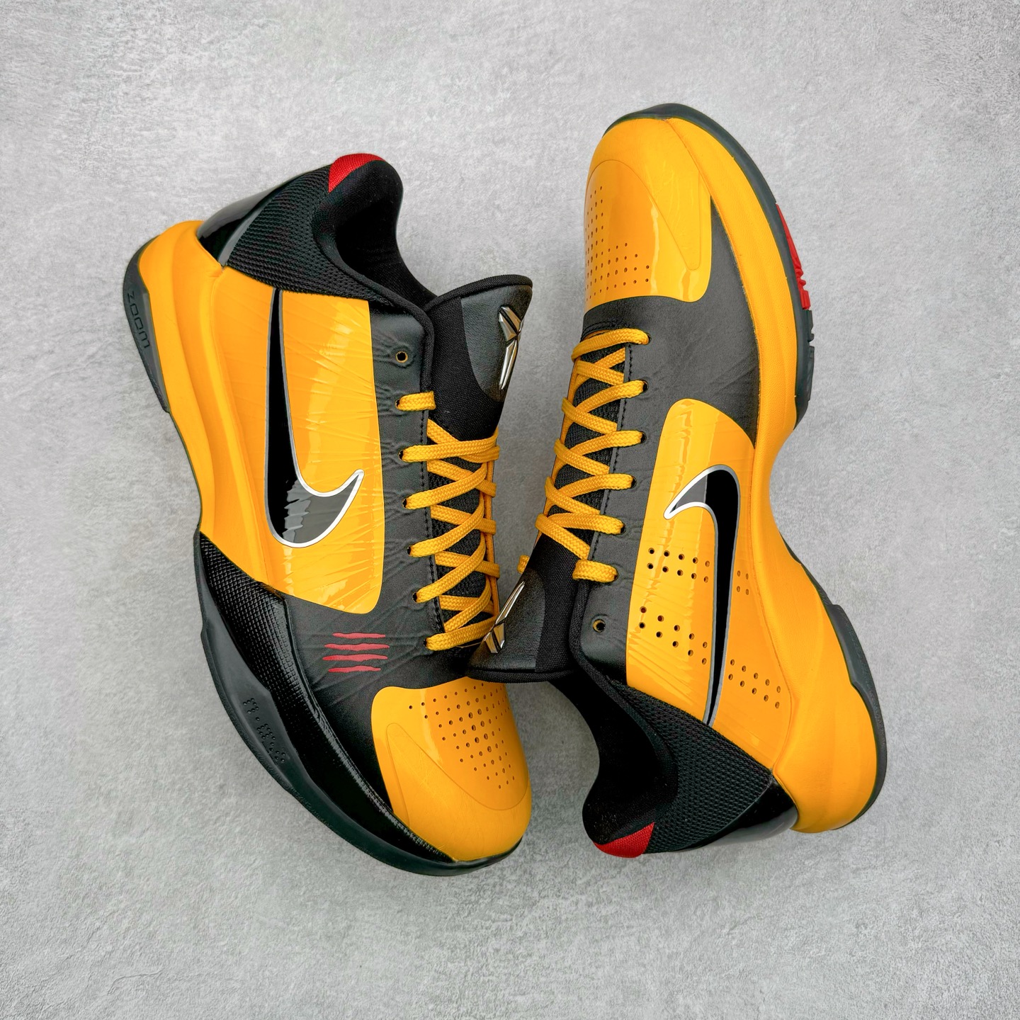 图片[3]-＃Star NK Zoom Kobe \\\”Bruce Lee\\\” 科比5代 李小龙黑黄 CD4991-700 圈内顶级批次 完美复刻公司货 前掌超大Zoom Turbo气垫 后掌EVA缓震 真正的原汁原味 还原ZP脚感 全身鞋材卡料色独家定制 唯一正确喷漆工艺Swoosh 正确凹凸蛇鳞工艺 正确鞋面渐变效果 内全置真动飞态线 独立原厂模具 最大尺码达到49.5码 首批不拼图大几率过验 亲测已过 支持各种高强度实战 无需担心 上脚价 补货周期极长 脚宽建议买大半码 科比系列前掌偏窄 不影响二次销售 支持七天无理由退换 尺码：40 40.5 41 42 42.5 43 44 44.5 45 45.5 46 47.5 48.5-选品中心