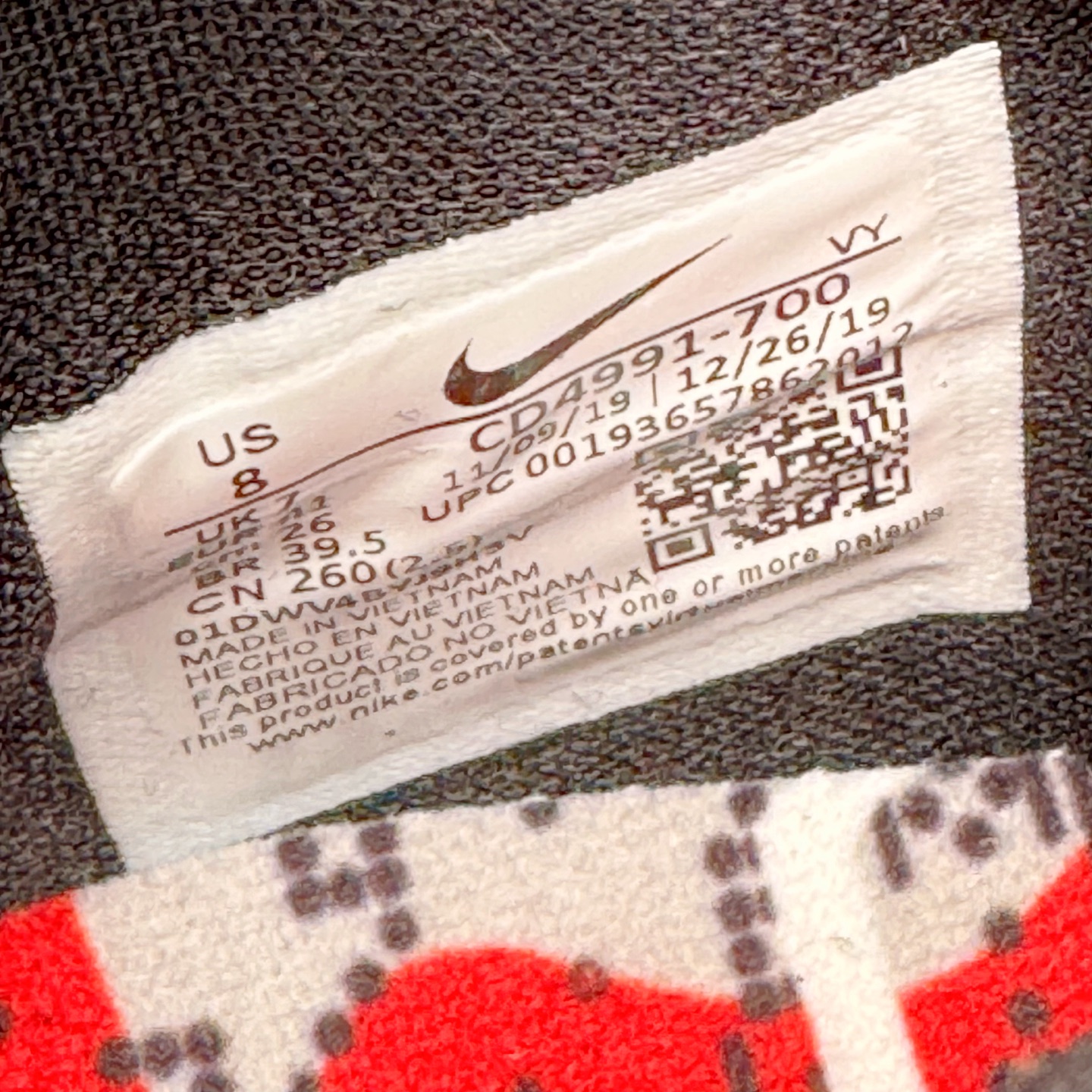 图片[12]-＃Star NK Zoom Kobe \\\”Bruce Lee\\\” 科比5代 李小龙黑黄 CD4991-700 圈内顶级批次 完美复刻公司货 前掌超大Zoom Turbo气垫 后掌EVA缓震 真正的原汁原味 还原ZP脚感 全身鞋材卡料色独家定制 唯一正确喷漆工艺Swoosh 正确凹凸蛇鳞工艺 正确鞋面渐变效果 内全置真动飞态线 独立原厂模具 最大尺码达到49.5码 首批不拼图大几率过验 亲测已过 支持各种高强度实战 无需担心 上脚价 补货周期极长 脚宽建议买大半码 科比系列前掌偏窄 不影响二次销售 支持七天无理由退换 尺码：40 40.5 41 42 42.5 43 44 44.5 45 45.5 46 47.5 48.5-选品中心