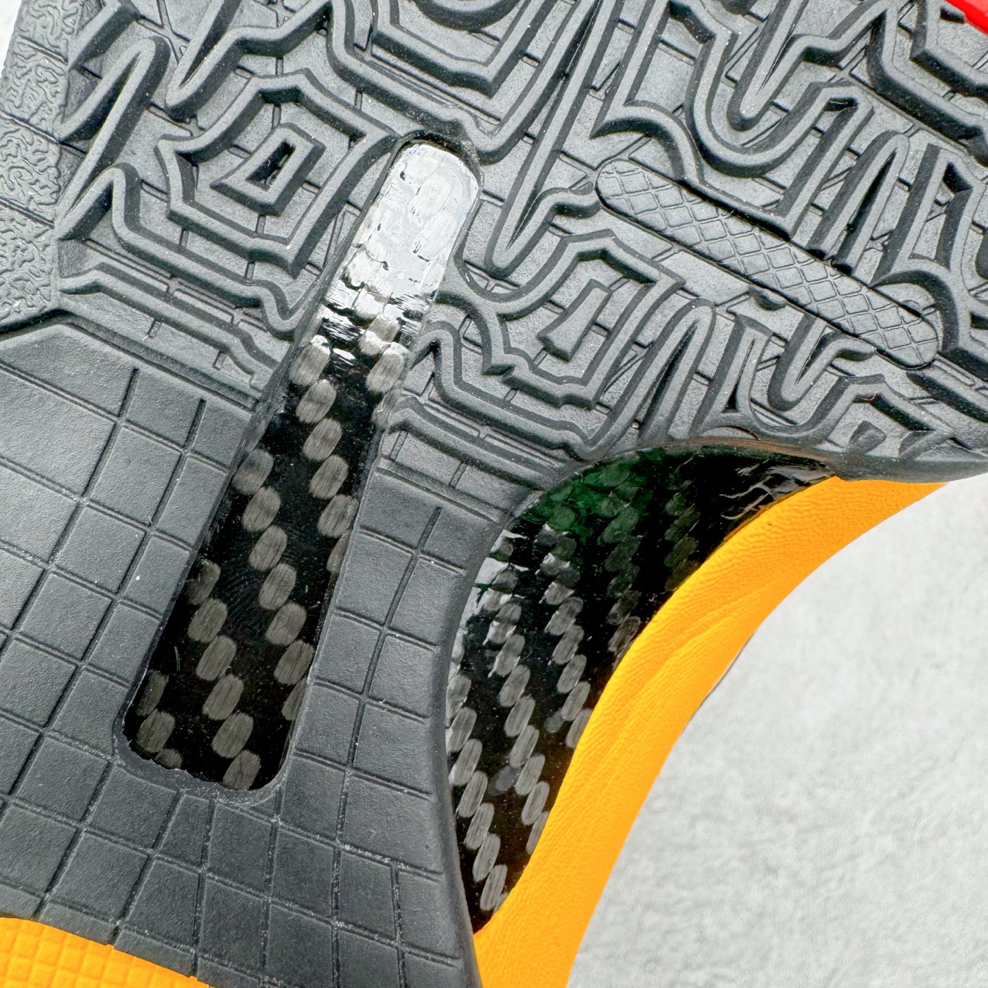 图片[21]-＃Star NK Zoom Kobe \\\”Bruce Lee\\\” 科比5代 李小龙黑黄 CD4991-700 圈内顶级批次 完美复刻公司货 前掌超大Zoom Turbo气垫 后掌EVA缓震 真正的原汁原味 还原ZP脚感 全身鞋材卡料色独家定制 唯一正确喷漆工艺Swoosh 正确凹凸蛇鳞工艺 正确鞋面渐变效果 内全置真动飞态线 独立原厂模具 最大尺码达到49.5码 首批不拼图大几率过验 亲测已过 支持各种高强度实战 无需担心 上脚价 补货周期极长 脚宽建议买大半码 科比系列前掌偏窄 不影响二次销售 支持七天无理由退换 尺码：40 40.5 41 42 42.5 43 44 44.5 45 45.5 46 47.5 48.5-选品中心