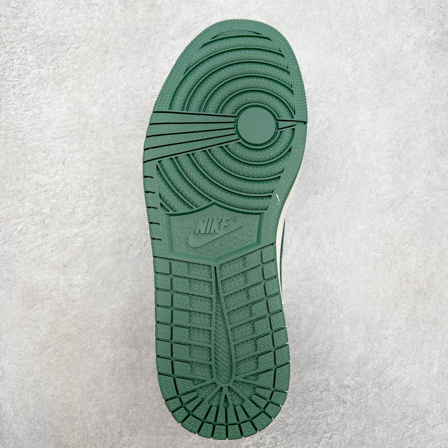 图片[9]-TS x Air Jordan AJ1 Low 倒钩低帮联名定制配色 SJ9950-017 原厂内置气垫魔块 A模大底 头层小牛皮 鞋舌AJ原厂专用牛津布+AJ专用反口珍珠布+原厂无杂质高弹内里海棉+特殊封边弹力鞋带 尺码：36 36.5 37.5 38 38.5 39 40 40.5 41 42 42.5 43 44 44.5 45 46 47.5-选品中心