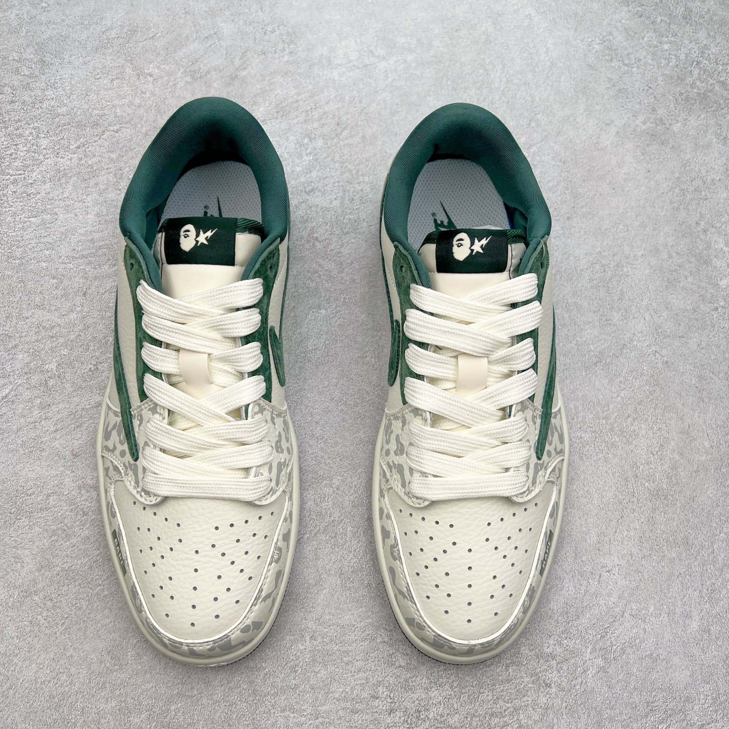 图片[2]-TS x Air Jordan AJ1 Low 倒钩低帮联名定制配色 SJ9950-017 原厂内置气垫魔块 A模大底 头层小牛皮 鞋舌AJ原厂专用牛津布+AJ专用反口珍珠布+原厂无杂质高弹内里海棉+特殊封边弹力鞋带 尺码：36 36.5 37.5 38 38.5 39 40 40.5 41 42 42.5 43 44 44.5 45 46 47.5-选品中心