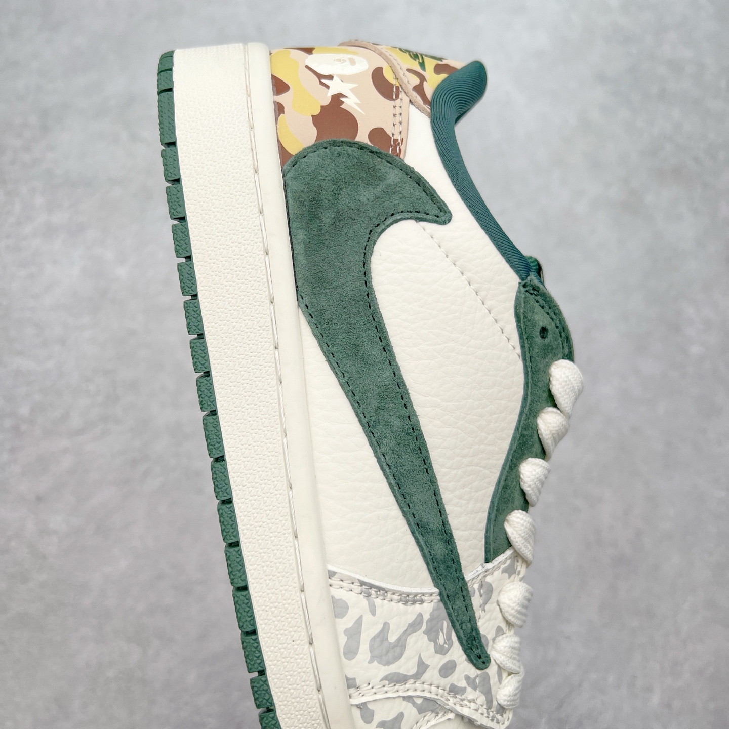 图片[6]-TS x Air Jordan AJ1 Low 倒钩低帮联名定制配色 SJ9950-017 原厂内置气垫魔块 A模大底 头层小牛皮 鞋舌AJ原厂专用牛津布+AJ专用反口珍珠布+原厂无杂质高弹内里海棉+特殊封边弹力鞋带 尺码：36 36.5 37.5 38 38.5 39 40 40.5 41 42 42.5 43 44 44.5 45 46 47.5-选品中心