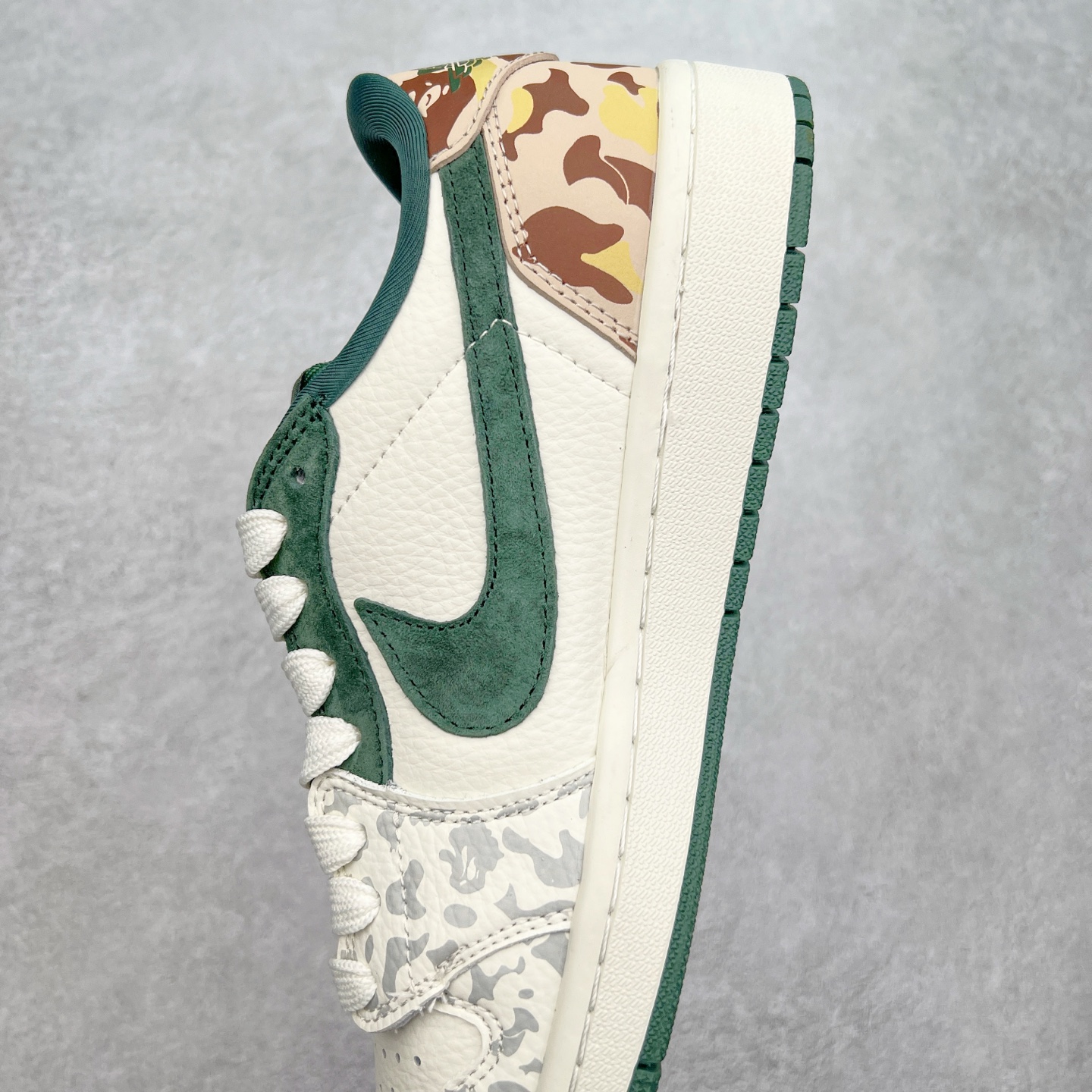 图片[7]-TS x Air Jordan AJ1 Low 倒钩低帮联名定制配色 SJ9950-017 原厂内置气垫魔块 A模大底 头层小牛皮 鞋舌AJ原厂专用牛津布+AJ专用反口珍珠布+原厂无杂质高弹内里海棉+特殊封边弹力鞋带 尺码：36 36.5 37.5 38 38.5 39 40 40.5 41 42 42.5 43 44 44.5 45 46 47.5-选品中心