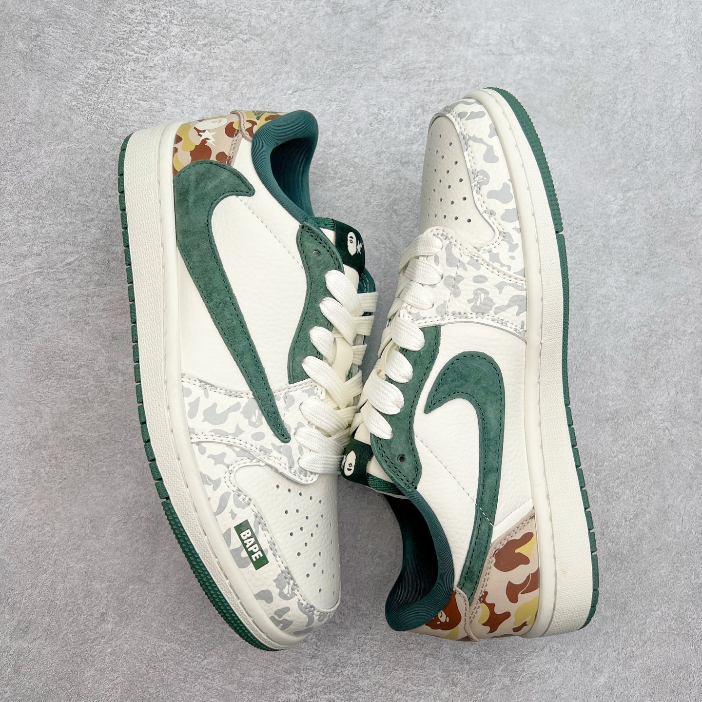 图片[3]-TS x Air Jordan AJ1 Low 倒钩低帮联名定制配色 SJ9950-017 原厂内置气垫魔块 A模大底 头层小牛皮 鞋舌AJ原厂专用牛津布+AJ专用反口珍珠布+原厂无杂质高弹内里海棉+特殊封边弹力鞋带 尺码：36 36.5 37.5 38 38.5 39 40 40.5 41 42 42.5 43 44 44.5 45 46 47.5-选品中心