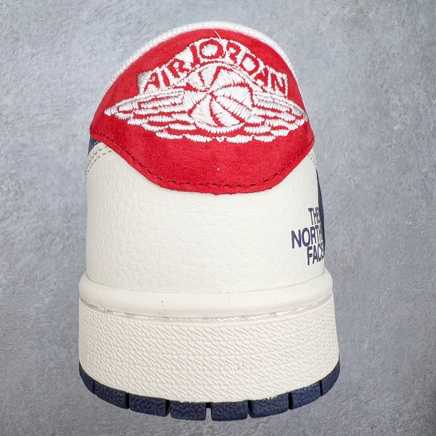 图片[8]-TS x Air Jordan AJ1 Low 倒钩低帮联名定制配色 FC1688-211 原厂内置气垫魔块 A模大底 头层小牛皮 鞋舌AJ原厂专用牛津布+AJ专用反口珍珠布+原厂无杂质高弹内里海棉+特殊封边弹力鞋带 尺码：36 36.5 37.5 38 38.5 39 40 40.5 41 42 42.5 43 44 44.5 45 46 47.5-选品中心