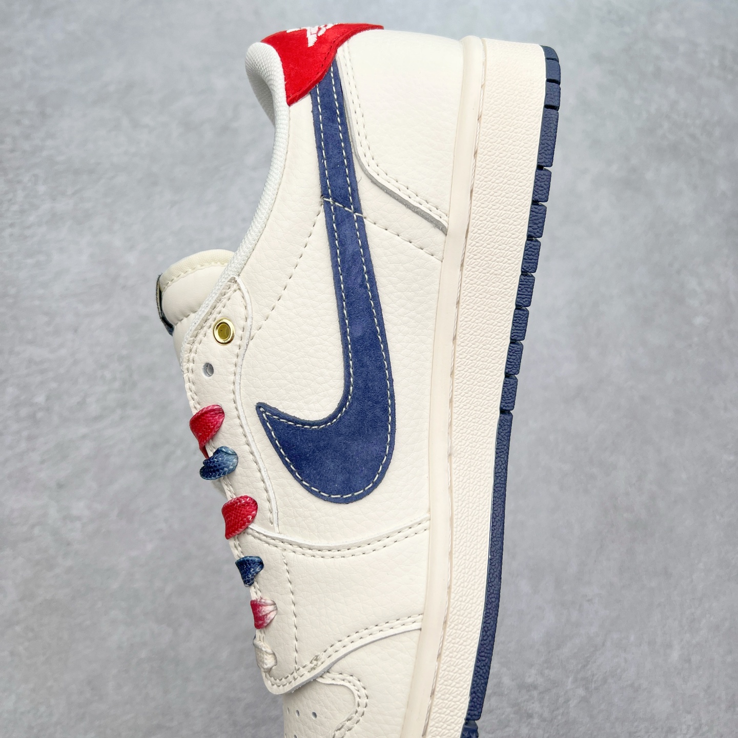 图片[7]-TS x Air Jordan AJ1 Low 倒钩低帮联名定制配色 FC1688-211 原厂内置气垫魔块 A模大底 头层小牛皮 鞋舌AJ原厂专用牛津布+AJ专用反口珍珠布+原厂无杂质高弹内里海棉+特殊封边弹力鞋带 尺码：36 36.5 37.5 38 38.5 39 40 40.5 41 42 42.5 43 44 44.5 45 46 47.5-选品中心