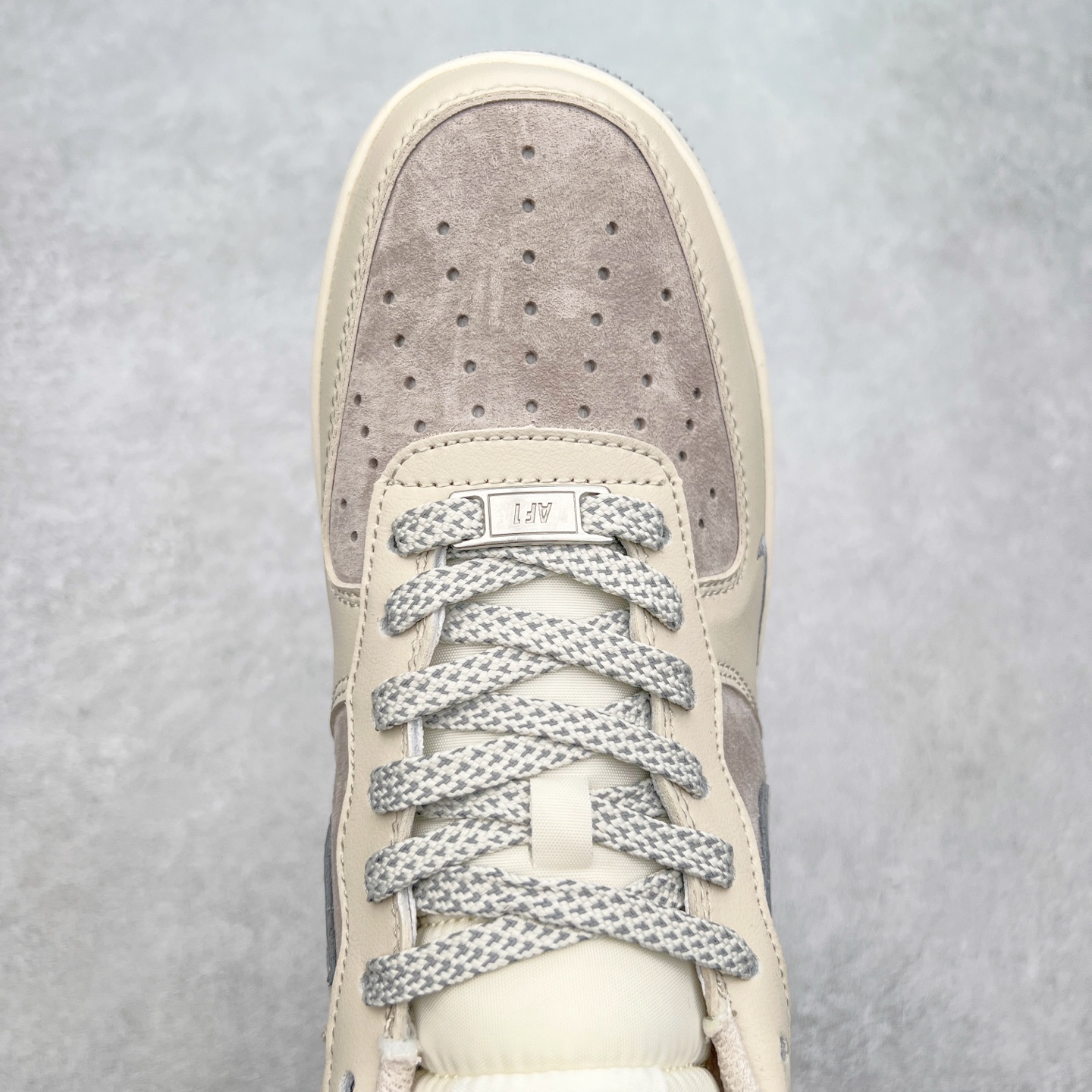 图片[4]-NK Air Force 1´07 Low 空军一号低帮百搭休闲运动板鞋 XZ6188-649 柔软、弹性十足的缓震性能和出色的中底设计 横跨复古与现代的外型结合 造就出风靡全球 三十多年的Force 1 直到今天还深受青睐 尺码：36 36.5 37.5 38 38.5 39 40 40.5 41 42 42.5 43 44 44.5 45-选品中心