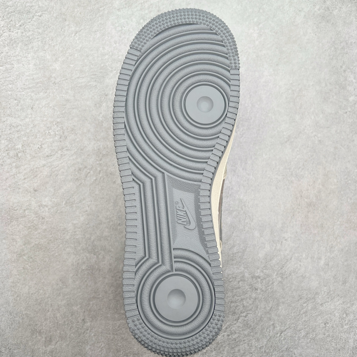 图片[9]-NK Air Force 1´07 Low 空军一号低帮百搭休闲运动板鞋 XZ6188-649 柔软、弹性十足的缓震性能和出色的中底设计 横跨复古与现代的外型结合 造就出风靡全球 三十多年的Force 1 直到今天还深受青睐 尺码：36 36.5 37.5 38 38.5 39 40 40.5 41 42 42.5 43 44 44.5 45-选品中心