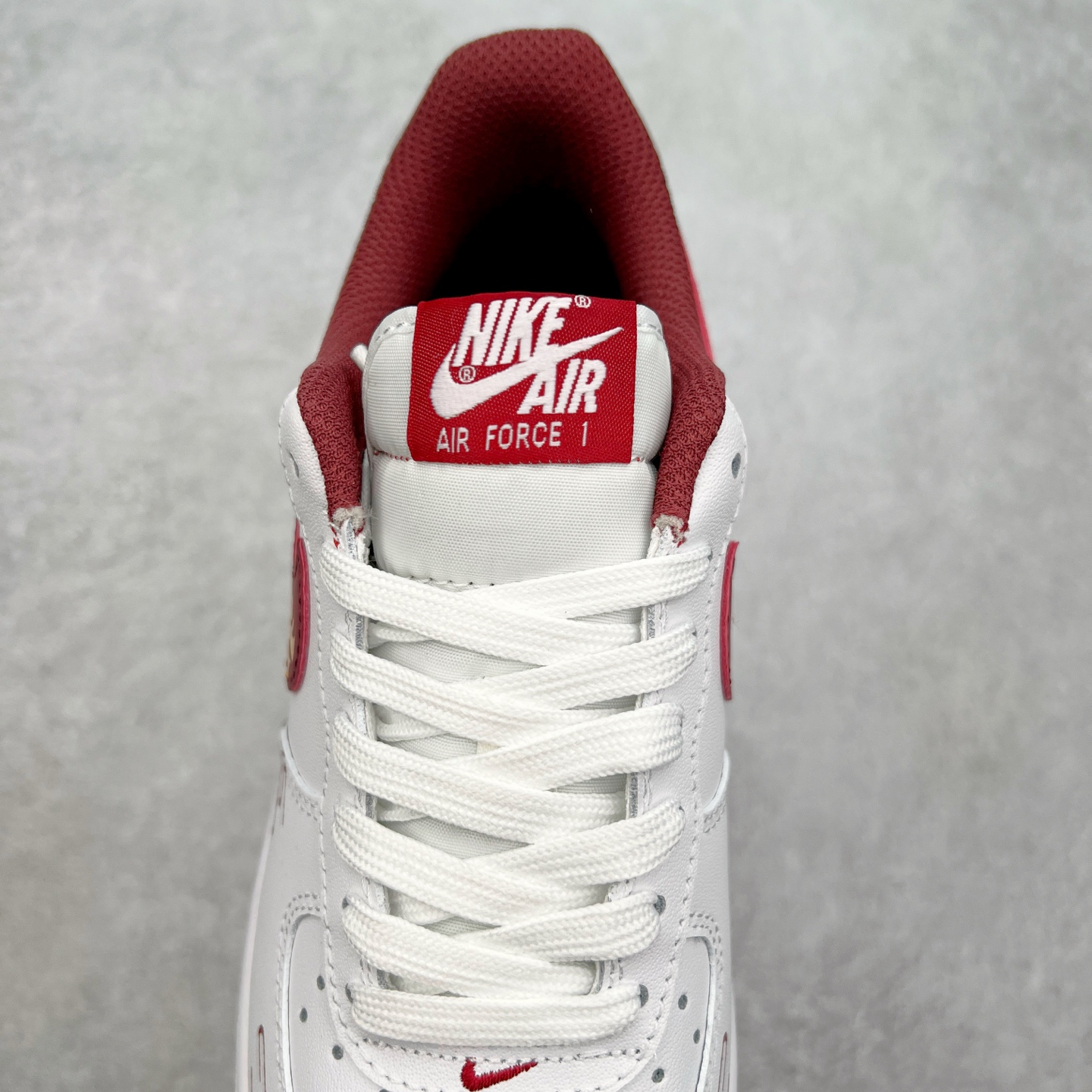 图片[5]-NK Air Force 1´07 Low 空军一号低帮百搭休闲运动板鞋 FV5988-105 柔软、弹性十足的缓震性能和出色的中底设计 横跨复古与现代的外型结合 造就出风靡全球 三十多年的Force 1 直到今天还深受青睐 尺码：36 36.5 37.5 38 38.5 39 40 40.5 41 42 42.5 43 44 44.5 45-选品中心