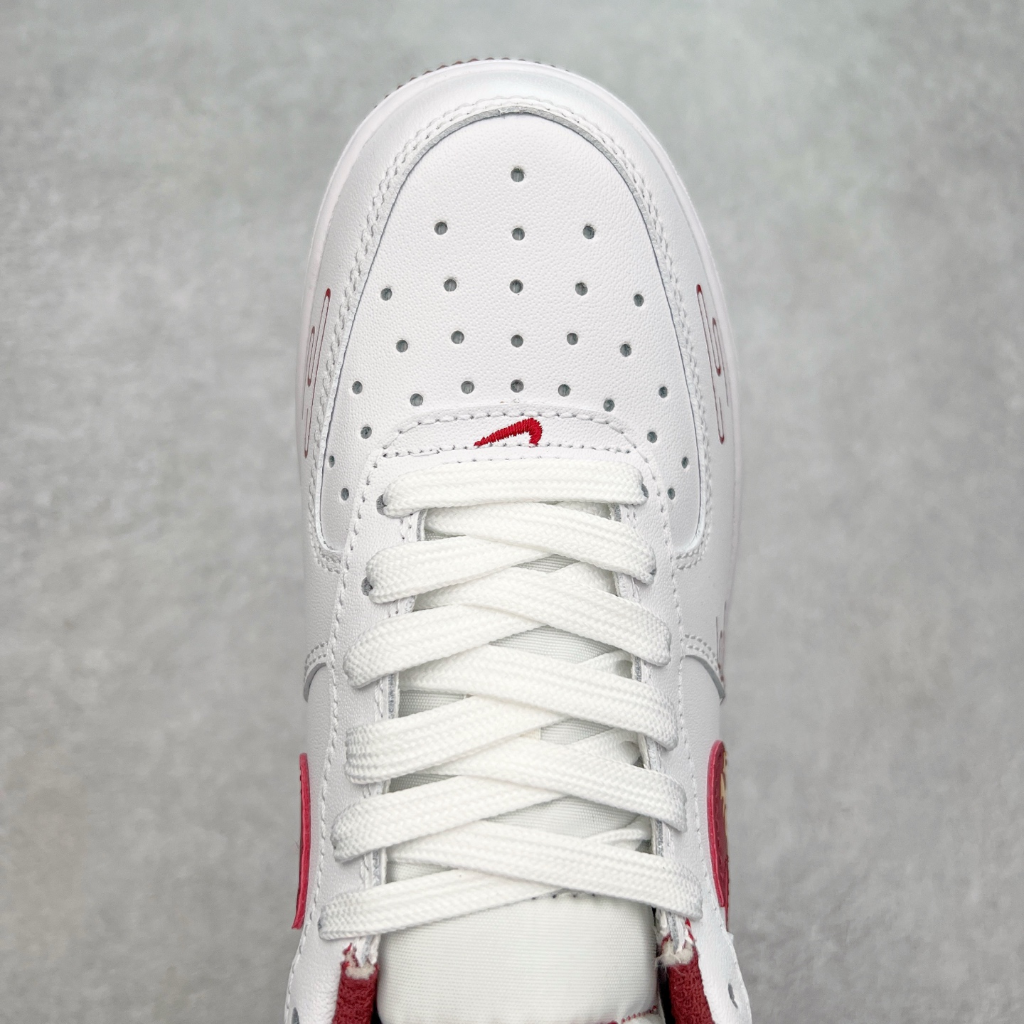 图片[4]-NK Air Force 1´07 Low 空军一号低帮百搭休闲运动板鞋 FV5988-105 柔软、弹性十足的缓震性能和出色的中底设计 横跨复古与现代的外型结合 造就出风靡全球 三十多年的Force 1 直到今天还深受青睐 尺码：36 36.5 37.5 38 38.5 39 40 40.5 41 42 42.5 43 44 44.5 45-选品中心