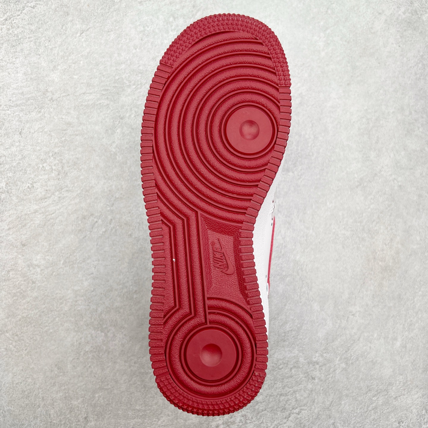 图片[9]-NK Air Force 1´07 Low 空军一号低帮百搭休闲运动板鞋 FV5988-105 柔软、弹性十足的缓震性能和出色的中底设计 横跨复古与现代的外型结合 造就出风靡全球 三十多年的Force 1 直到今天还深受青睐 尺码：36 36.5 37.5 38 38.5 39 40 40.5 41 42 42.5 43 44 44.5 45-选品中心