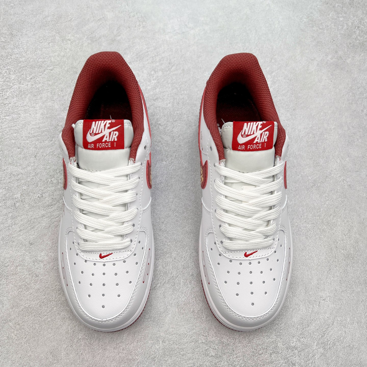 图片[2]-NK Air Force 1´07 Low 空军一号低帮百搭休闲运动板鞋 FV5988-105 柔软、弹性十足的缓震性能和出色的中底设计 横跨复古与现代的外型结合 造就出风靡全球 三十多年的Force 1 直到今天还深受青睐 尺码：36 36.5 37.5 38 38.5 39 40 40.5 41 42 42.5 43 44 44.5 45-选品中心