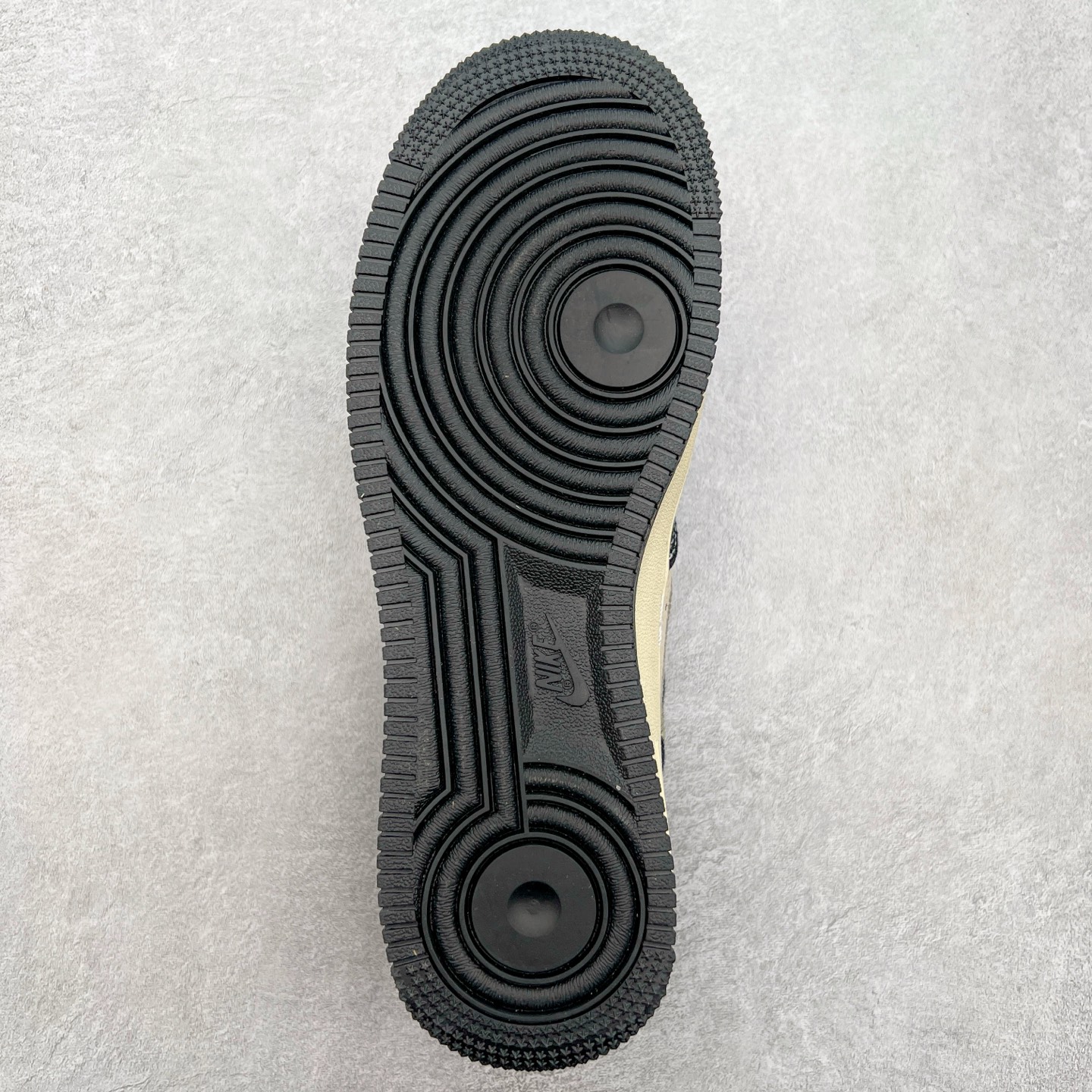 图片[9]-NK Air Force 1´07 Low 空军一号低帮百搭休闲运动板鞋 XZ6188-762 柔软、弹性十足的缓震性能和出色的中底设计 横跨复古与现代的外型结合 造就出风靡全球 三十多年的Force 1 直到今天还深受青睐 尺码：36 36.5 37.5 38 38.5 39 40 40.5 41 42 42.5 43 44 44.5 45-选品中心