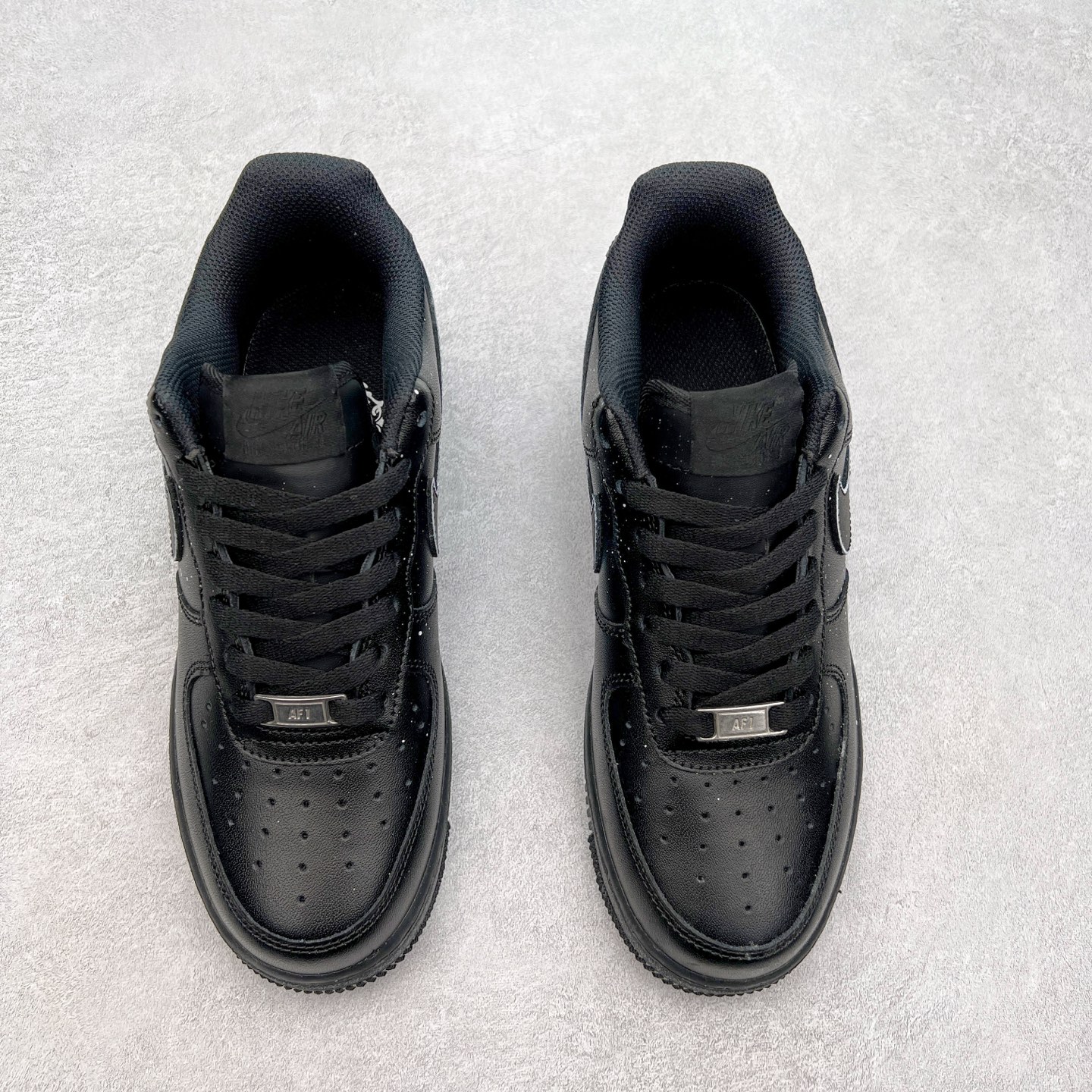 图片[2]-NK Air Force 1´07 Low 空军一号低帮百搭休闲运动板鞋 CK0316-059 柔软、弹性十足的缓震性能和出色的中底设计 横跨复古与现代的外型结合 造就出风靡全球 三十多年的Force 1 直到今天还深受青睐 尺码：36 36.5 37.5 38 38.5 39 40 40.5 41 42 42.5 43 44 44.5 45-选品中心