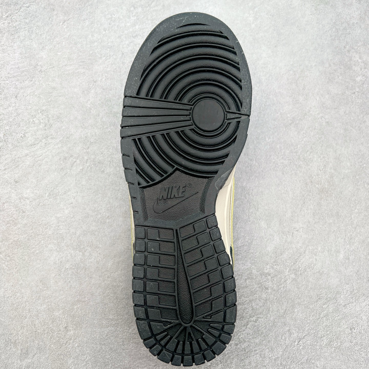 图片[9]-NK Dunk Low 定制配色XX3168-113 大厂出品 极力推荐 原装头层材料 独家版型蒸餾加工帶來的是更好的视觉和脚感体验大厂纯原品质出货 清洁度 电绣工艺 皮料切割干净无任何毛边 细节完美 尺码：36 36.5 37.5 38 38.5 39 40 40.5 41 42 42.5 43 44 44.5 45-选品中心