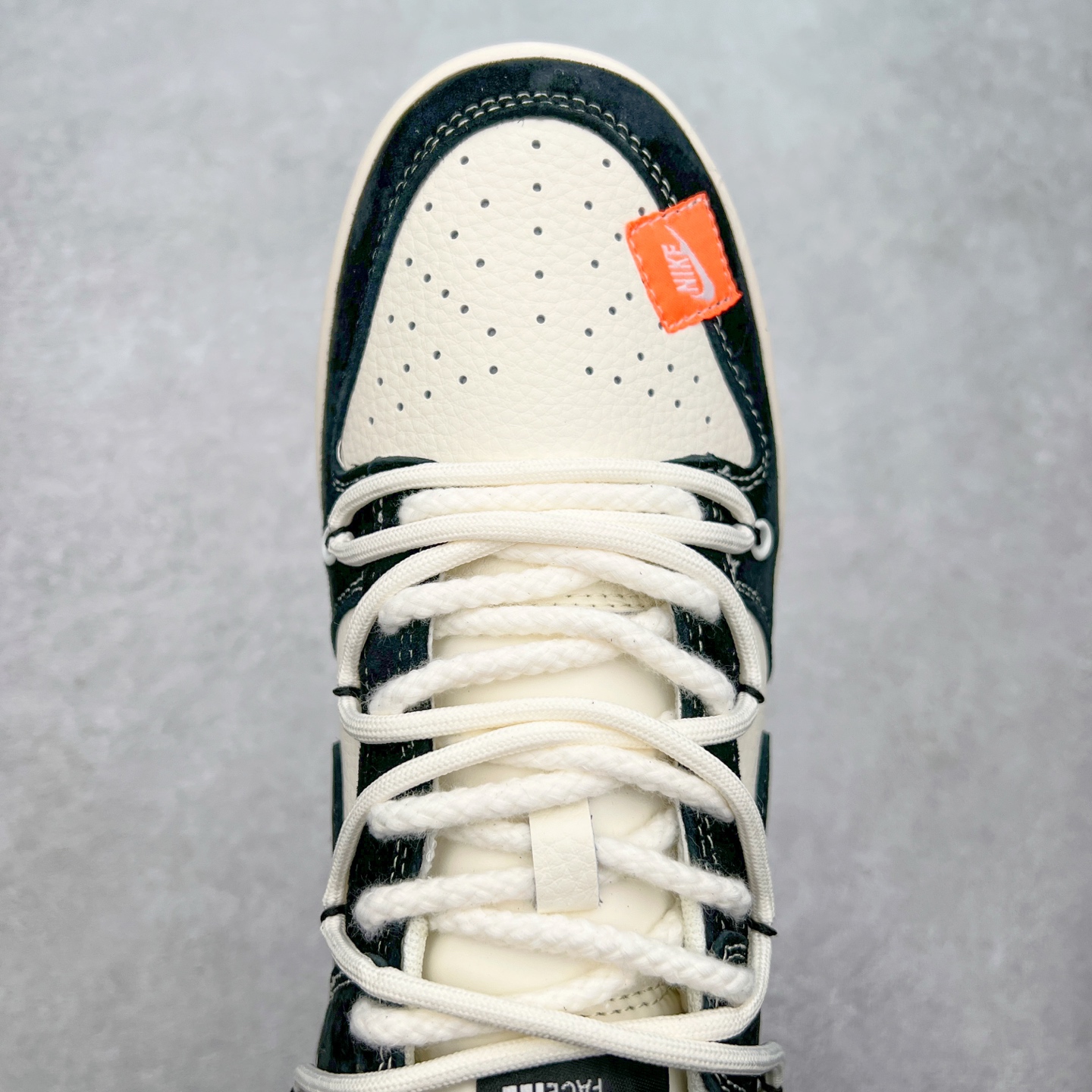 图片[4]-NK Dunk Low 定制配色 YX5066-256 大厂出品 极力推荐 原装头层材料 独家版型蒸餾加工帶來的是更好的视觉和脚感体验大厂纯原品质出货 清洁度 电绣工艺 皮料切割干净无任何毛边 细节完美 尺码：36 36.5 37.5 38 38.5 39 40 40.5 41 42 42.5 43 44 44.5 45-选品中心