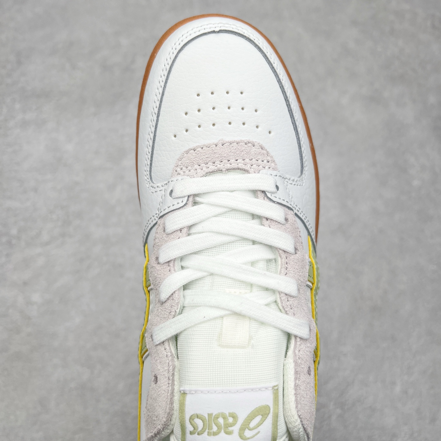 图片[4]-HAY x Asics Skyhand OG 复古运动板鞋 亚瑟士是日本实业家鬼家喜八郎创立的跑鞋运动品牌，名字想法源自著名的拉丁谚语“AnimaSana In Corpore Sano”意为“健全的精神寓于强健的体魄”。正如其名字的含义，ASICS亚瑟士一直坚信保持身体的健康与活力是打造健康快乐的生活方式的最佳途径。亚瑟士的跑鞋、篮球鞋等系列集专业与美貌于一身，拥有极高的热 尺码：36 37 37.5 38 39 39.5 40 40.5 41.5 42 42.5 43.5 44 45-选品中心