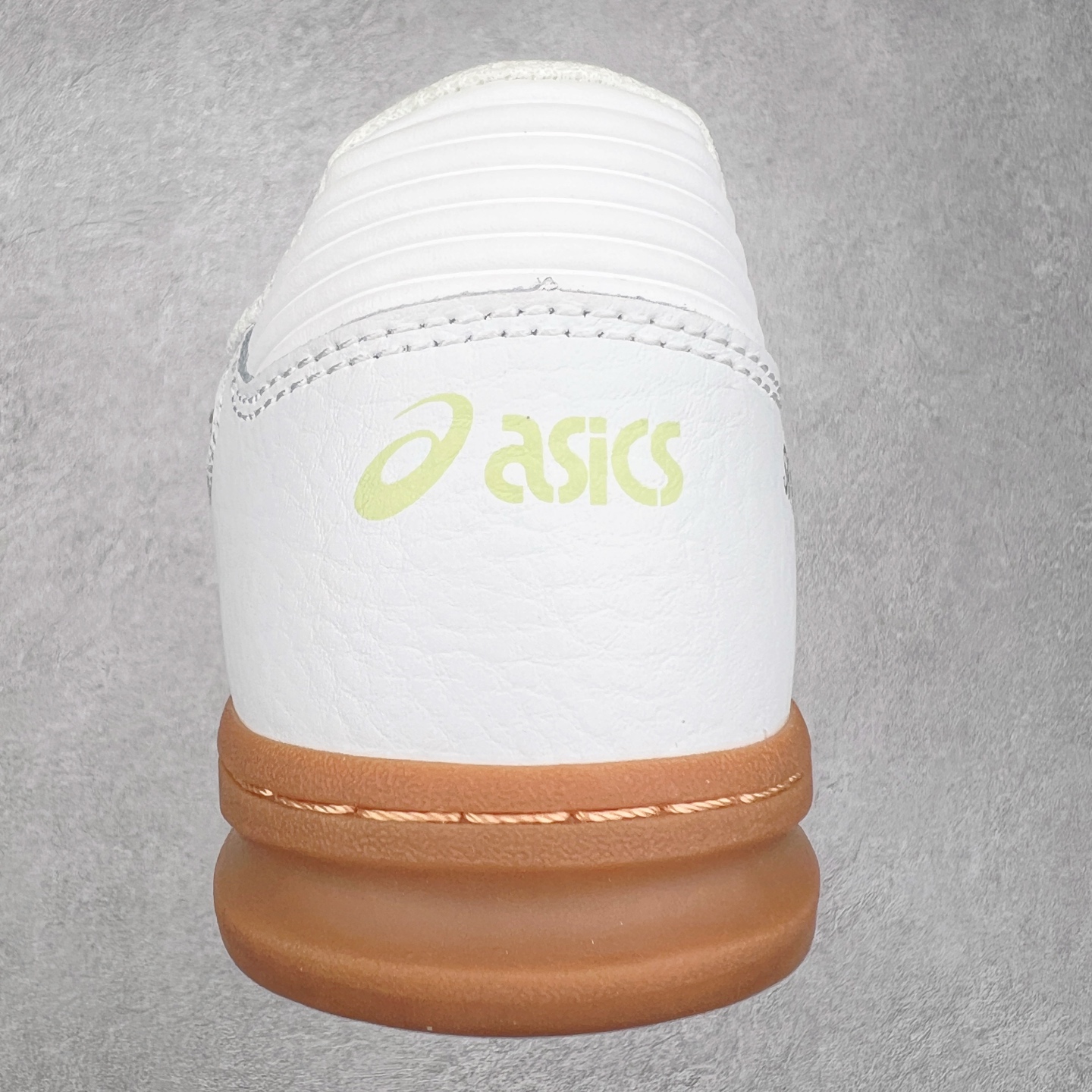 图片[8]-HAY x Asics Skyhand OG 复古运动板鞋 亚瑟士是日本实业家鬼家喜八郎创立的跑鞋运动品牌，名字想法源自著名的拉丁谚语“AnimaSana In Corpore Sano”意为“健全的精神寓于强健的体魄”。正如其名字的含义，ASICS亚瑟士一直坚信保持身体的健康与活力是打造健康快乐的生活方式的最佳途径。亚瑟士的跑鞋、篮球鞋等系列集专业与美貌于一身，拥有极高的热 尺码：36 37 37.5 38 39 39.5 40 40.5 41.5 42 42.5 43.5 44 45-选品中心