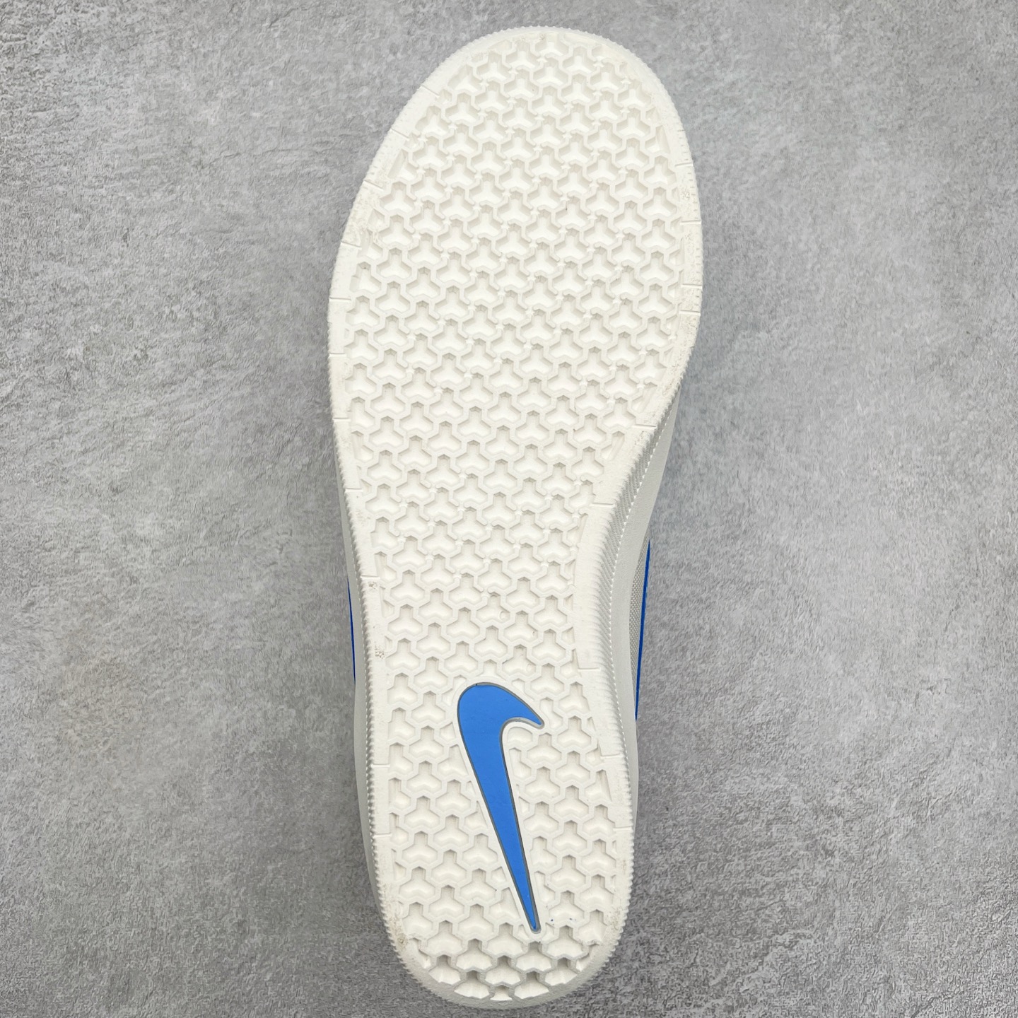 图片[9]-＃福利特价 NK SB Force 58 空军58系列低帮休闲运动滑板板鞋 鞋面由帆布和麂皮拼接 层次感丰富 搭配硫化外底 耐磨耐穿 鞋舌及中底后跟处饰有SB Logo 表明鞋款身份 采用包边设计 经久耐穿 硫化结构则有效提升灵活性 穿上这款全新推出的创意力作 助你耀动街头 尺码：36 36.5 37.5 38 38.5 39 40 40.5 41 42 42.5 43 44 45-选品中心