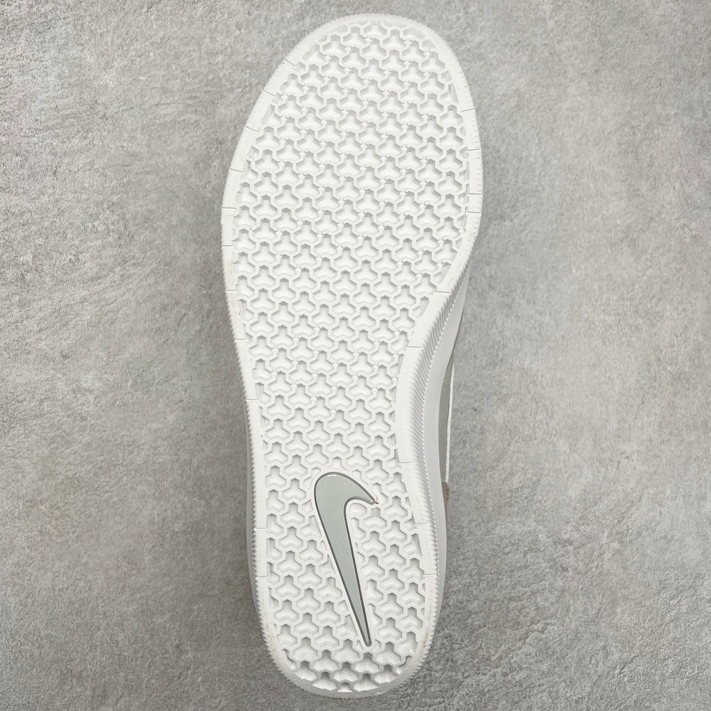 图片[9]-＃福利特价 NK SB Force 58 空军58系列低帮休闲运动滑板板鞋 鞋面由帆布和麂皮拼接 层次感丰富 搭配硫化外底 耐磨耐穿 鞋舌及中底后跟处饰有SB Logo 表明鞋款身份 采用包边设计 经久耐穿 硫化结构则有效提升灵活性 穿上这款全新推出的创意力作 助你耀动街头 尺码：36 36.5 37.5 38 38.5 39 40 40.5 41 42 42.5 43 44 45-选品中心