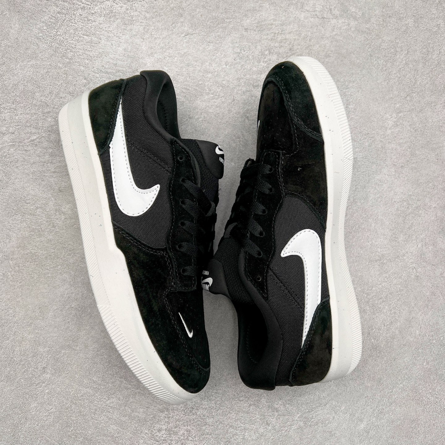 图片[3]-＃福利特价 NK SB Force 58 空军58系列低帮休闲运动滑板板鞋 鞋面由帆布和麂皮拼接 层次感丰富 搭配硫化外底 耐磨耐穿 鞋舌及中底后跟处饰有SB Logo 表明鞋款身份 采用包边设计 经久耐穿 硫化结构则有效提升灵活性 穿上这款全新推出的创意力作 助你耀动街头 尺码：36 36.5 37.5 38 38.5 39 40 40.5 41 42 42.5 43 44 45-选品中心