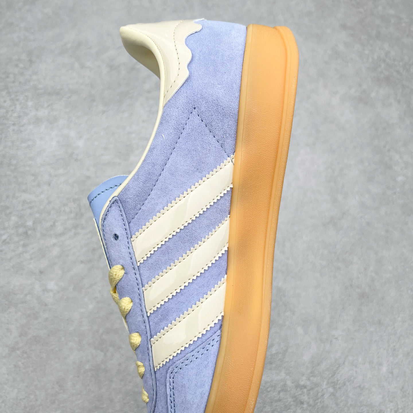 图片[7]-AD Gazelle Indoor Trainers 羚羊内训系列低帮复古百搭休闲运动德训风板鞋 JR8029 90年代经典的复刻版！自60年代以足球训练鞋面世以来,Gazelle就以其经典设计席卷全球。1991年版本的复刻,再造经典Gazelle。采用皮革打造,搭配浊色细节,让这款经典更加简约。尺码：36 36⅔ 37⅓ 38 38⅔ 39⅓ 40 40⅔ 41⅓ 42 42⅔ 43⅓ 44 45-选品中心