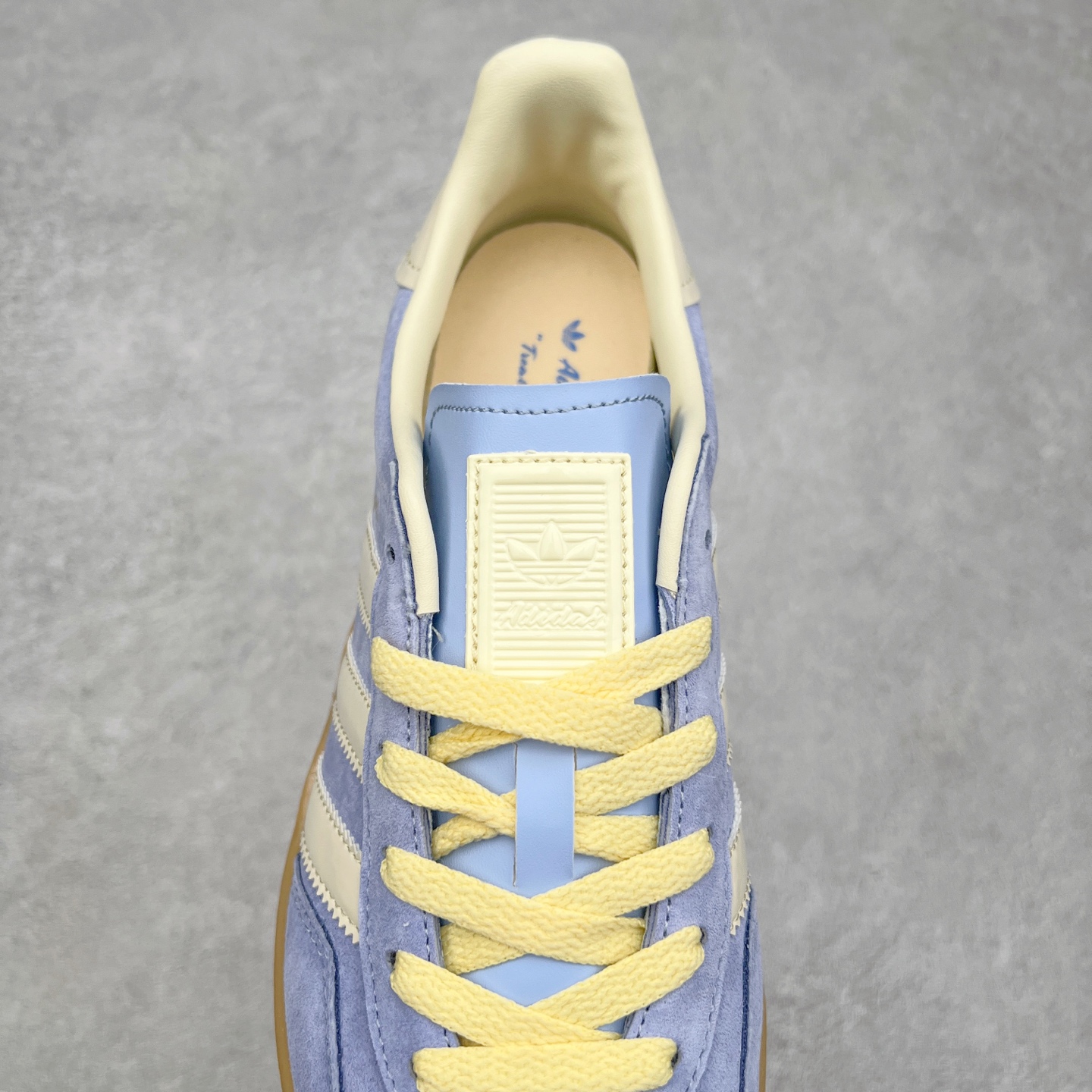 图片[5]-AD Gazelle Indoor Trainers 羚羊内训系列低帮复古百搭休闲运动德训风板鞋 JR8029 90年代经典的复刻版！自60年代以足球训练鞋面世以来,Gazelle就以其经典设计席卷全球。1991年版本的复刻,再造经典Gazelle。采用皮革打造,搭配浊色细节,让这款经典更加简约。尺码：36 36⅔ 37⅓ 38 38⅔ 39⅓ 40 40⅔ 41⅓ 42 42⅔ 43⅓ 44 45-选品中心