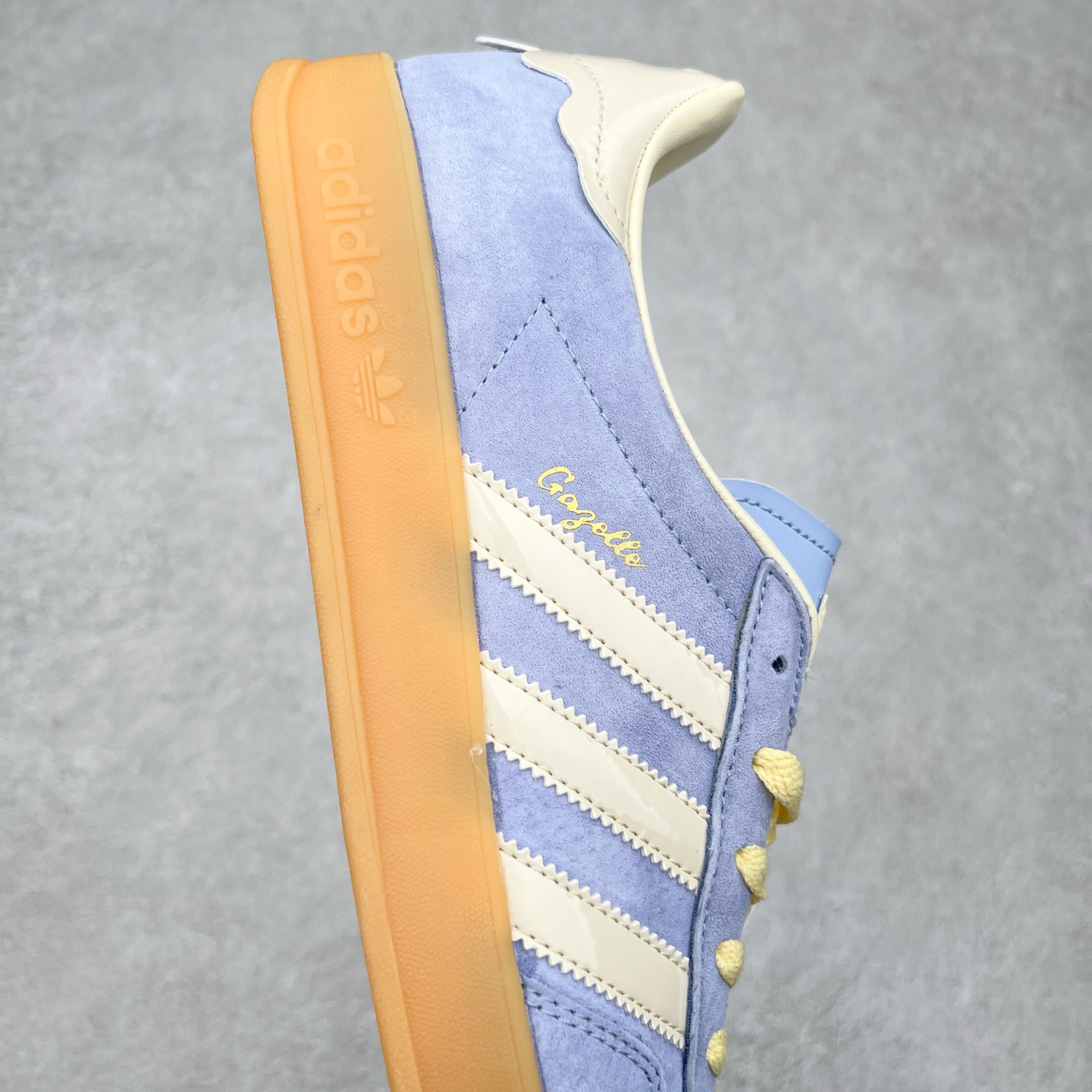 图片[6]-AD Gazelle Indoor Trainers 羚羊内训系列低帮复古百搭休闲运动德训风板鞋 JR8029 90年代经典的复刻版！自60年代以足球训练鞋面世以来,Gazelle就以其经典设计席卷全球。1991年版本的复刻,再造经典Gazelle。采用皮革打造,搭配浊色细节,让这款经典更加简约。尺码：36 36⅔ 37⅓ 38 38⅔ 39⅓ 40 40⅔ 41⅓ 42 42⅔ 43⅓ 44 45-选品中心