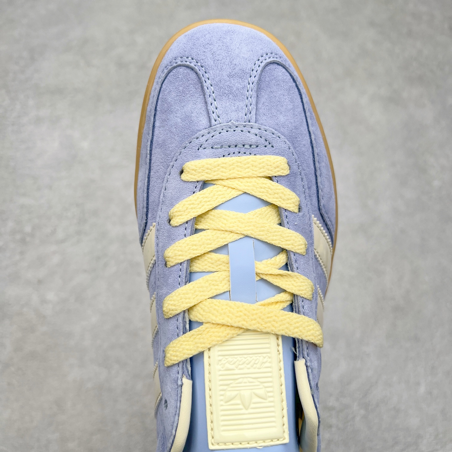 图片[4]-AD Gazelle Indoor Trainers 羚羊内训系列低帮复古百搭休闲运动德训风板鞋 JR8029 90年代经典的复刻版！自60年代以足球训练鞋面世以来,Gazelle就以其经典设计席卷全球。1991年版本的复刻,再造经典Gazelle。采用皮革打造,搭配浊色细节,让这款经典更加简约。尺码：36 36⅔ 37⅓ 38 38⅔ 39⅓ 40 40⅔ 41⅓ 42 42⅔ 43⅓ 44 45-选品中心