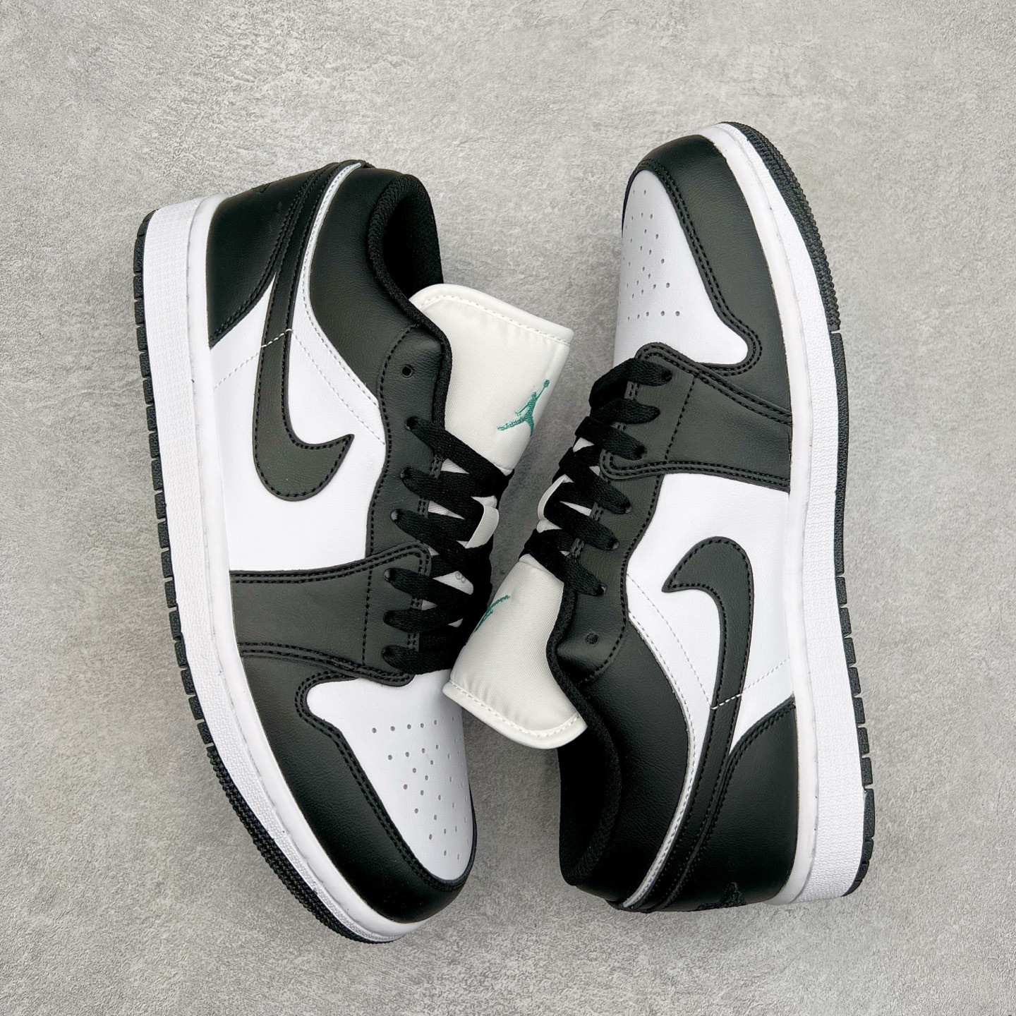 图片[3]-＃K版 Air Jordan AJ1 Low 低帮 黑白熊猫 553558-131 全新流水线出品 DT版本唯一平替选择 市场第二梯队最强版 全部原鞋开发 原楦原纸板开发 全鞋电脑针车 原厂内置全掌气垫 原盒内在原标 唯一Zp原版鞋带绑法 免检产品 全新2022版型 全头层皮料 完美零毛边处理 原厂配置全掌气垫 价格定位良心 几十个配色陆续出货 尺码：36 36.5 37.5 38 38.5 39 40 40.5 41 42 42.5 43 44 44.5 45 46 47.5-选品中心