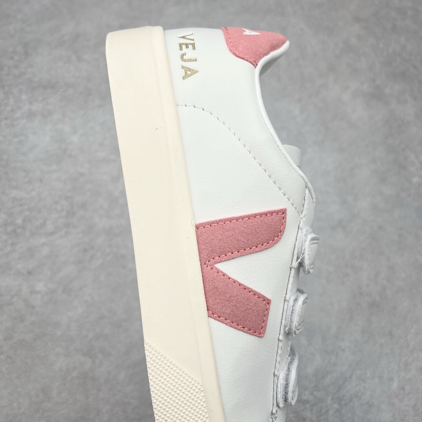 图片[6]-＃福利特价 Veja Leather Extra Sneakers 法国国民V字经典小白板鞋 #Ins爆款 街拍频繁上镜 春季入夏简约百搭款 全头层进口牛皮 舒适面革内里 广东厂 高端主打色系全网热销中 所售渠道大致由代购渠道 尺码：35 36 37 38 39 40 41 42 43 44 45-选品中心