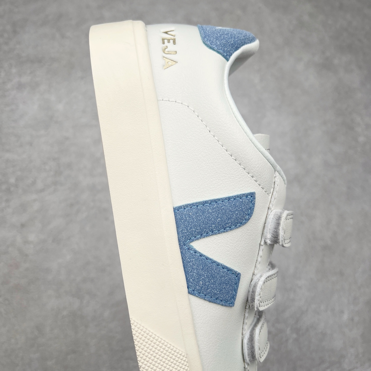 图片[6]-＃福利特价 Veja Leather Extra Sneakers 法国国民V字经典小白板鞋 #Ins爆款 街拍频繁上镜 春季入夏简约百搭款 全头层进口牛皮 舒适面革内里 广东厂 高端主打色系全网热销中 所售渠道大致由代购渠道 尺码：35 36 37 38 39 40 41 42 43 44 45-选品中心