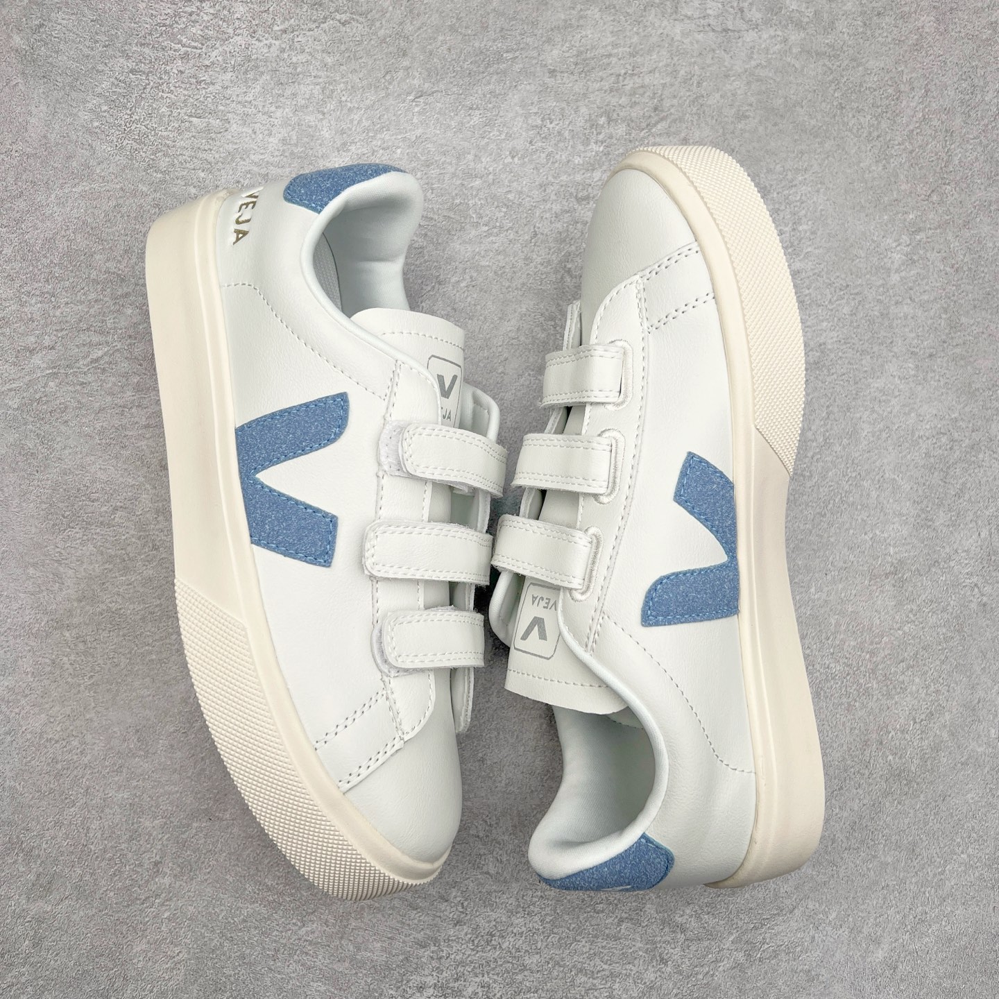 图片[3]-＃福利特价 Veja Leather Extra Sneakers 法国国民V字经典小白板鞋 #Ins爆款 街拍频繁上镜 春季入夏简约百搭款 全头层进口牛皮 舒适面革内里 广东厂 高端主打色系全网热销中 所售渠道大致由代购渠道 尺码：35 36 37 38 39 40 41 42 43 44 45-选品中心