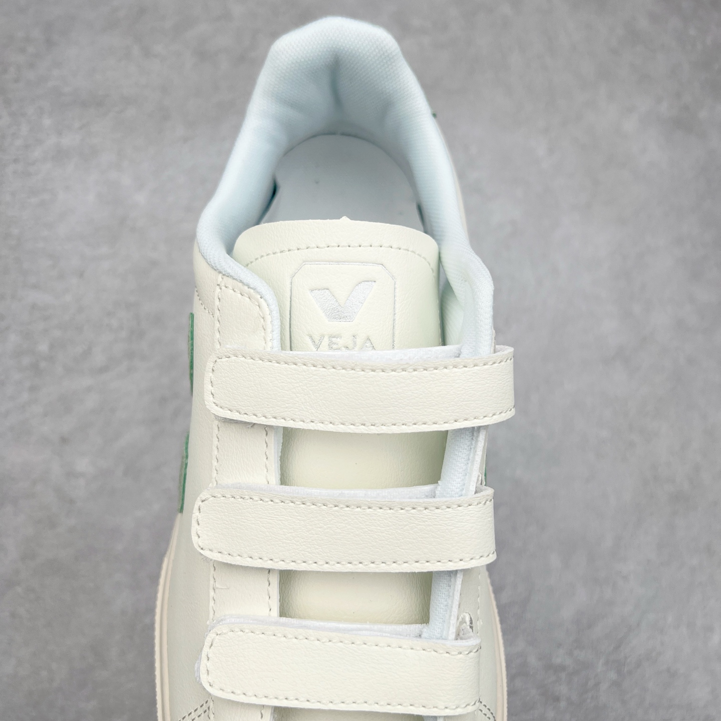 图片[5]-＃福利特价 Veja Leather Extra Sneakers 法国国民V字经典小白板鞋 #Ins爆款 街拍频繁上镜 春季入夏简约百搭款 全头层进口牛皮 舒适面革内里 广东厂 高端主打色系全网热销中 所售渠道大致由代购渠道 尺码：35 36 37 38 39 40 41 42 43 44 45-选品中心